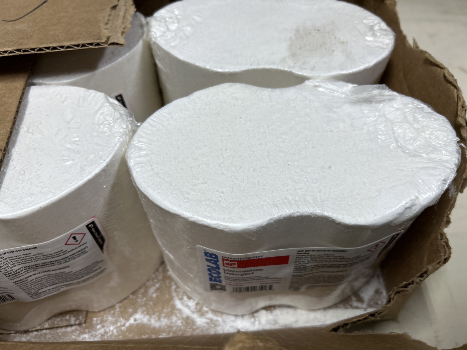 1 cast EcoLab SMARTPOWER Dishmachine Detergent, 6101201, 6.5 LB. | 4 in Case