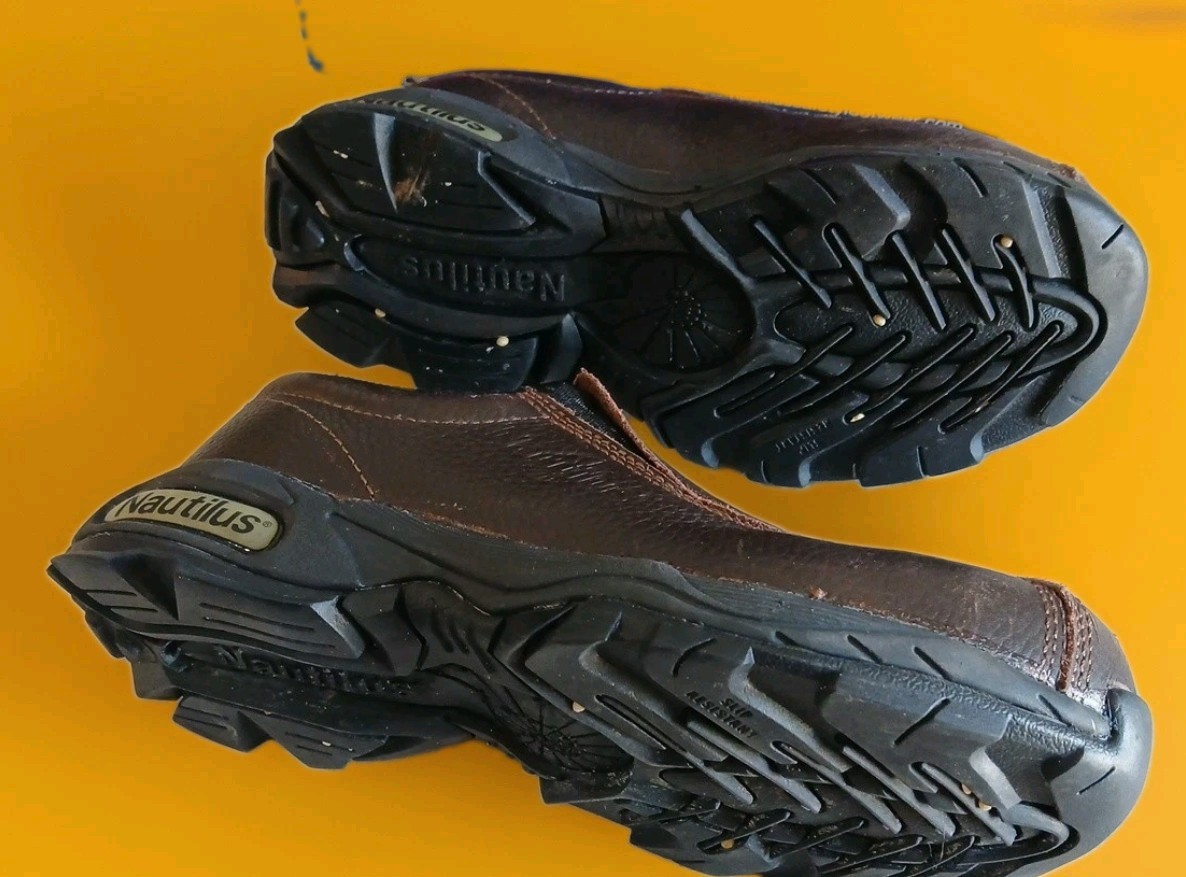 Nautilus Safety Footwear Slip-On ESD N1621 Women’s Steel Toe Work Shoes sz