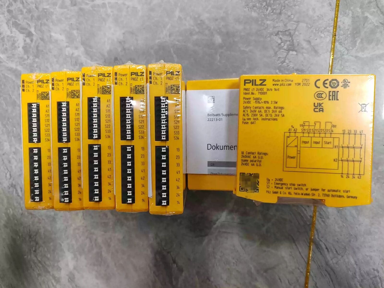 1pcs brand new PILZ 710001 PNOZ c1 24VDC 3n/o 1n/c Safety relay Fast delivery