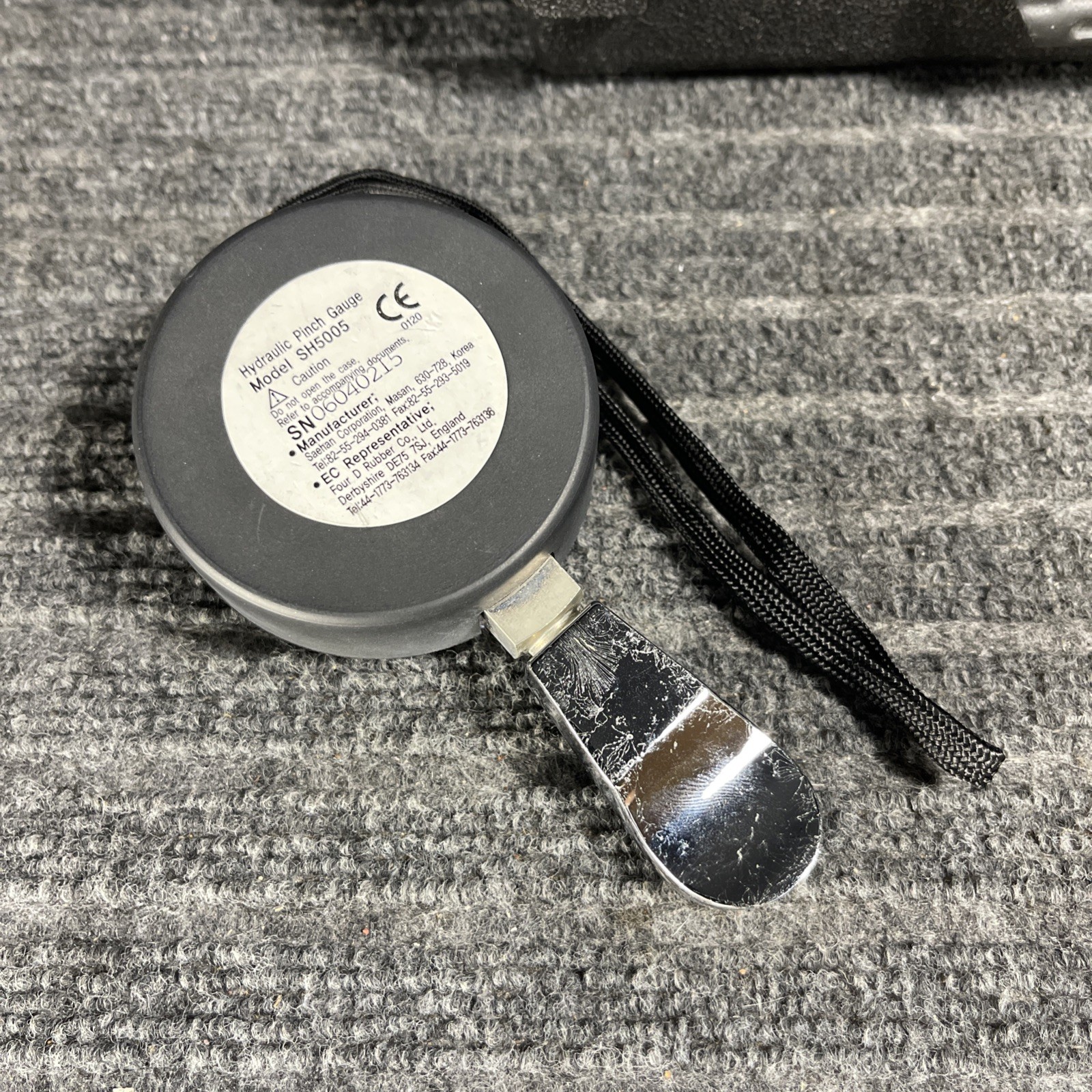 Saehan Hydraulic Hand Grip Strength Dynamometer SH-5001 w/ Pinch Gauge & Case