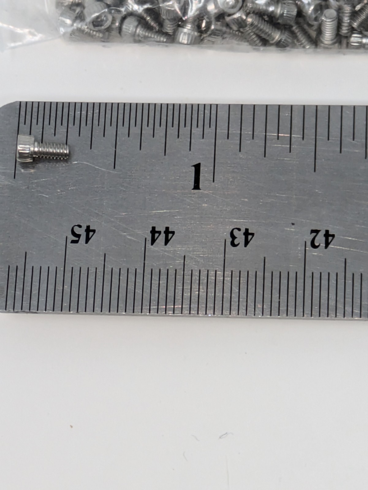 28lb Lot Assorted Machine Screws Industrial – Sizes / Weights as shown