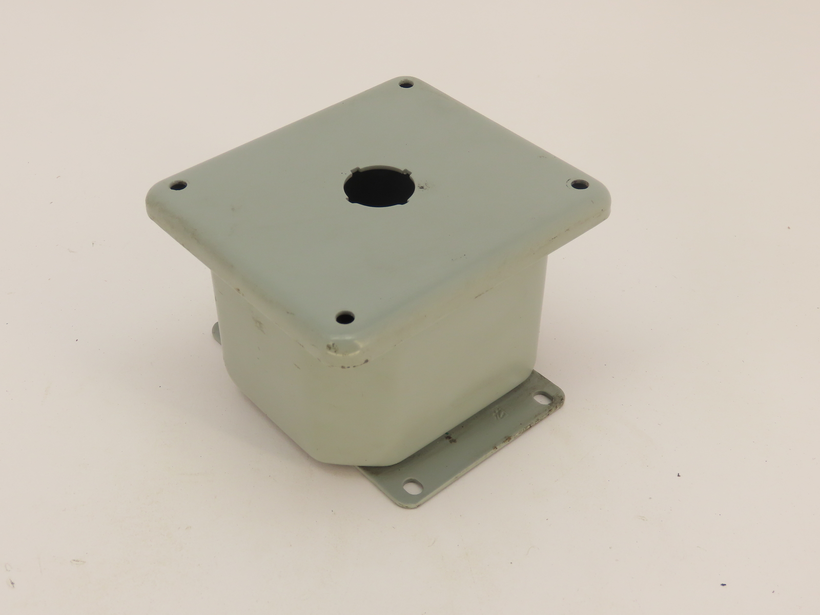Hoffman ED1PB2 Pushbutton Enclosure, Type 4, 1 Hole, 3.5 X 4 X 2.75 In.