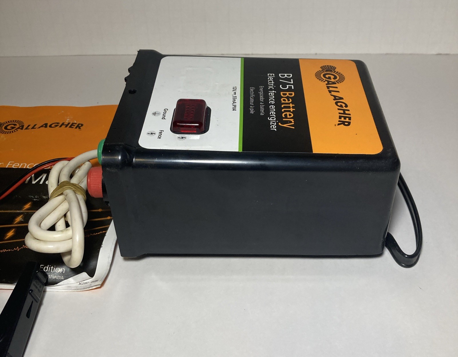 Gallagher Portable Battery Electric Fence Energizer B75 G343404- Up to 50 Acres