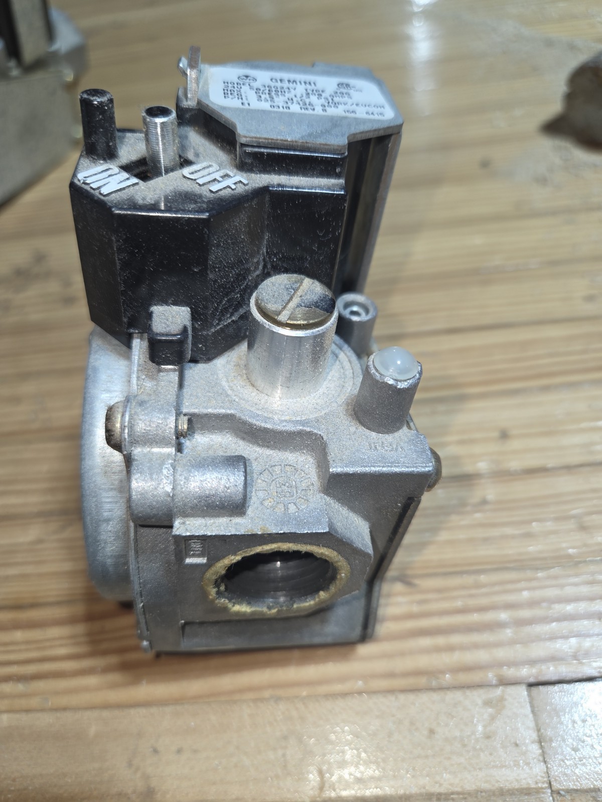 White Rodgers GEMINI 36G24Y 206 Gas Valve 025-37426-000 York Evcon Furnace 1/2″