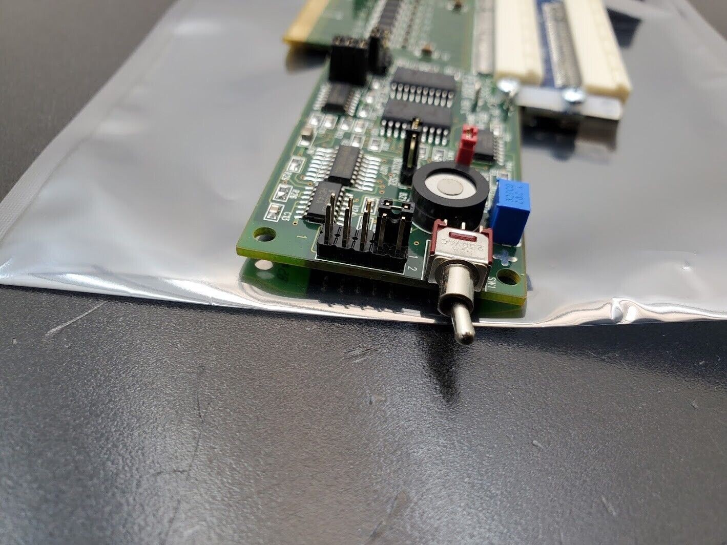 ADEX PEX8IX is a PCI Express X8 Bus Isolation Extender + PEXP8-SX