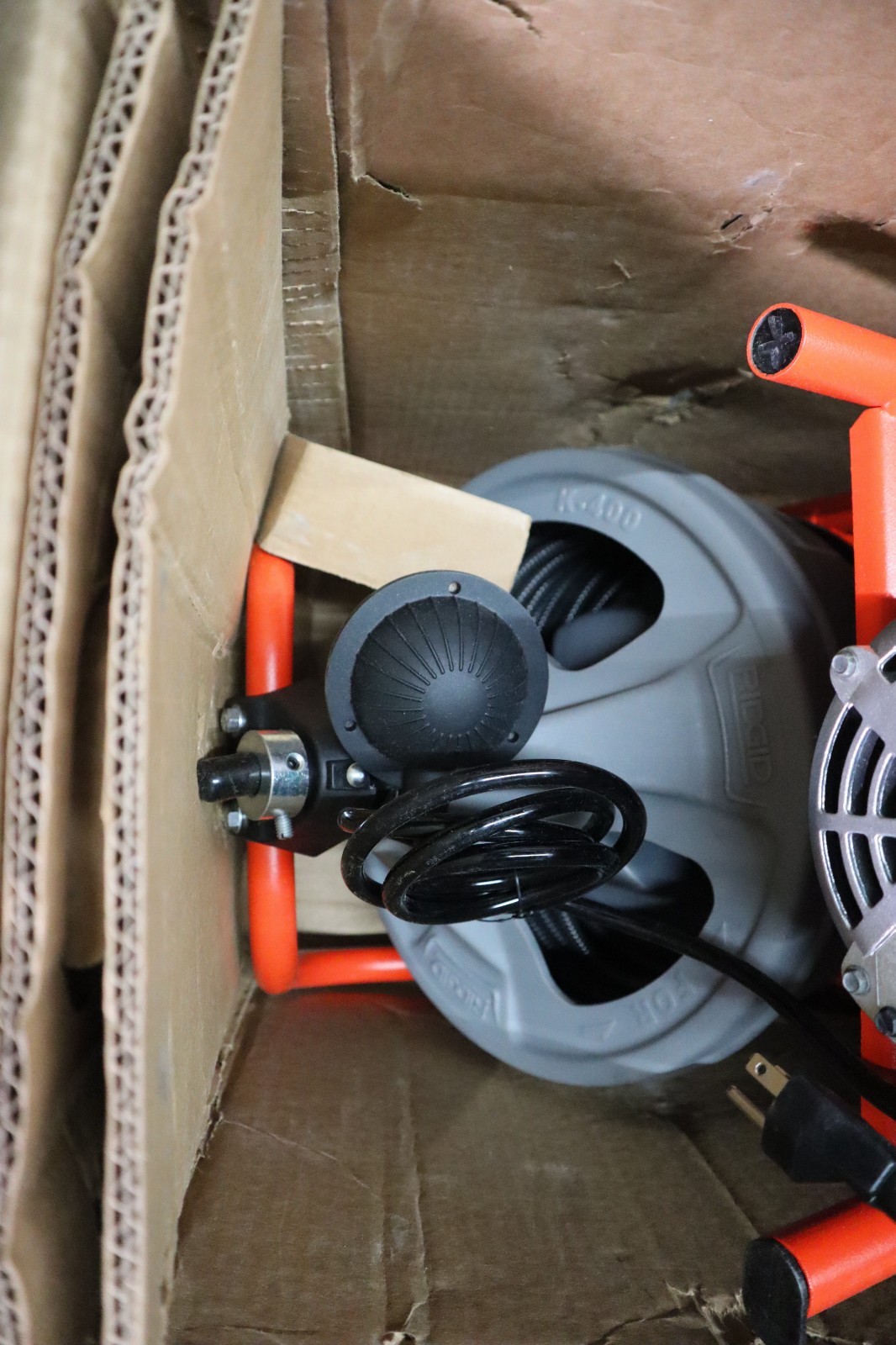 Ridgid 27013 K-400 Drum Machine with C-45 IW Cable 1/2″x 75′, Gloves, Autofeed