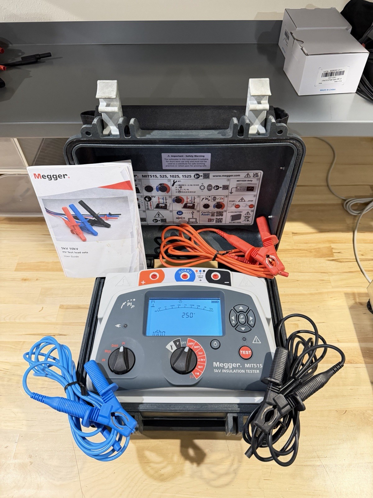 MEGGER MIT515 5KV INSULATION TESTER W/ LEADS & CHARGER (TESTED) FREE SHIPPING