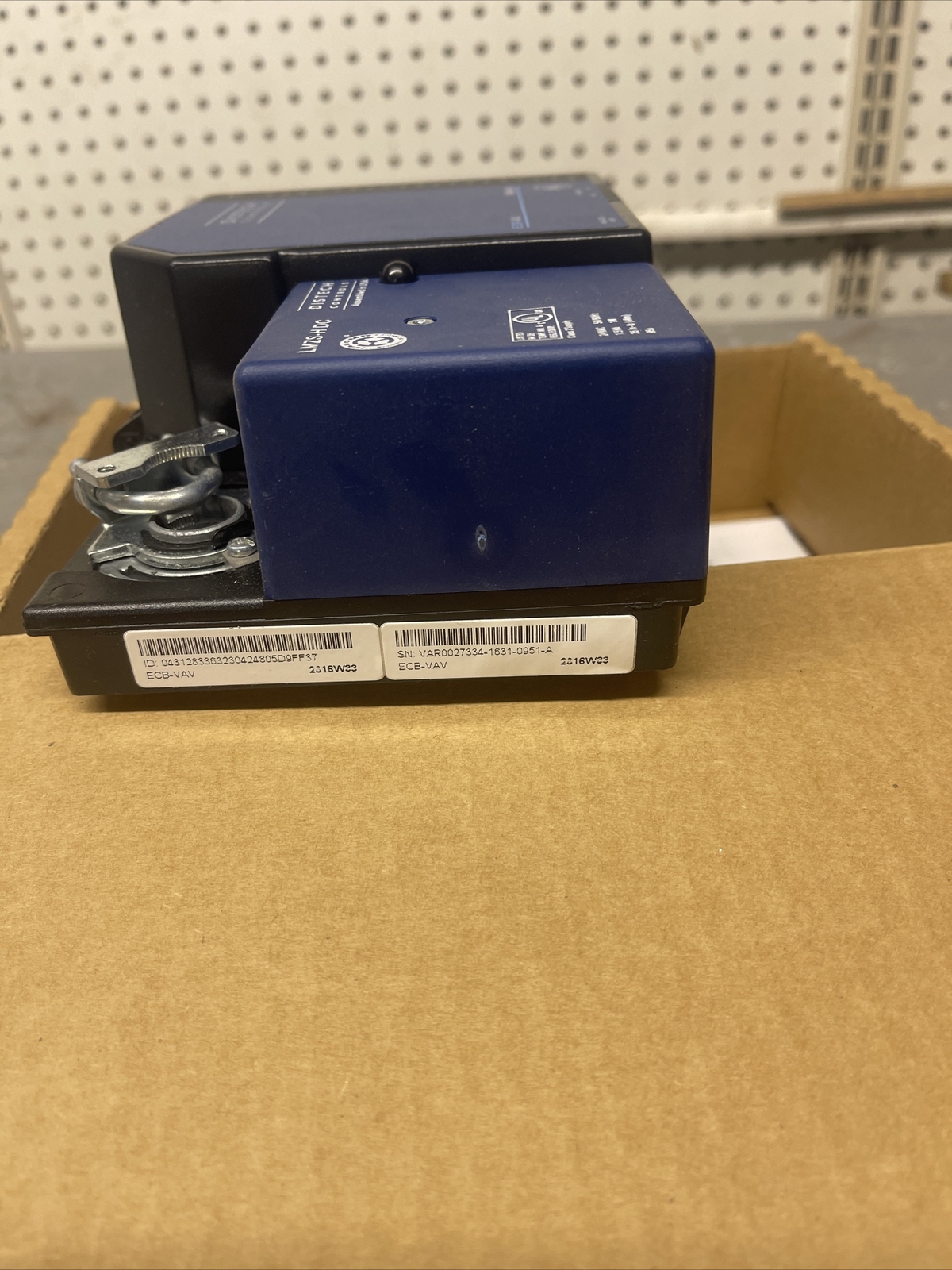 Distech Controls CDIB-VAXX-01 ECB-VAV Programmable Controller, 4 UI 4 DO 2 UO
