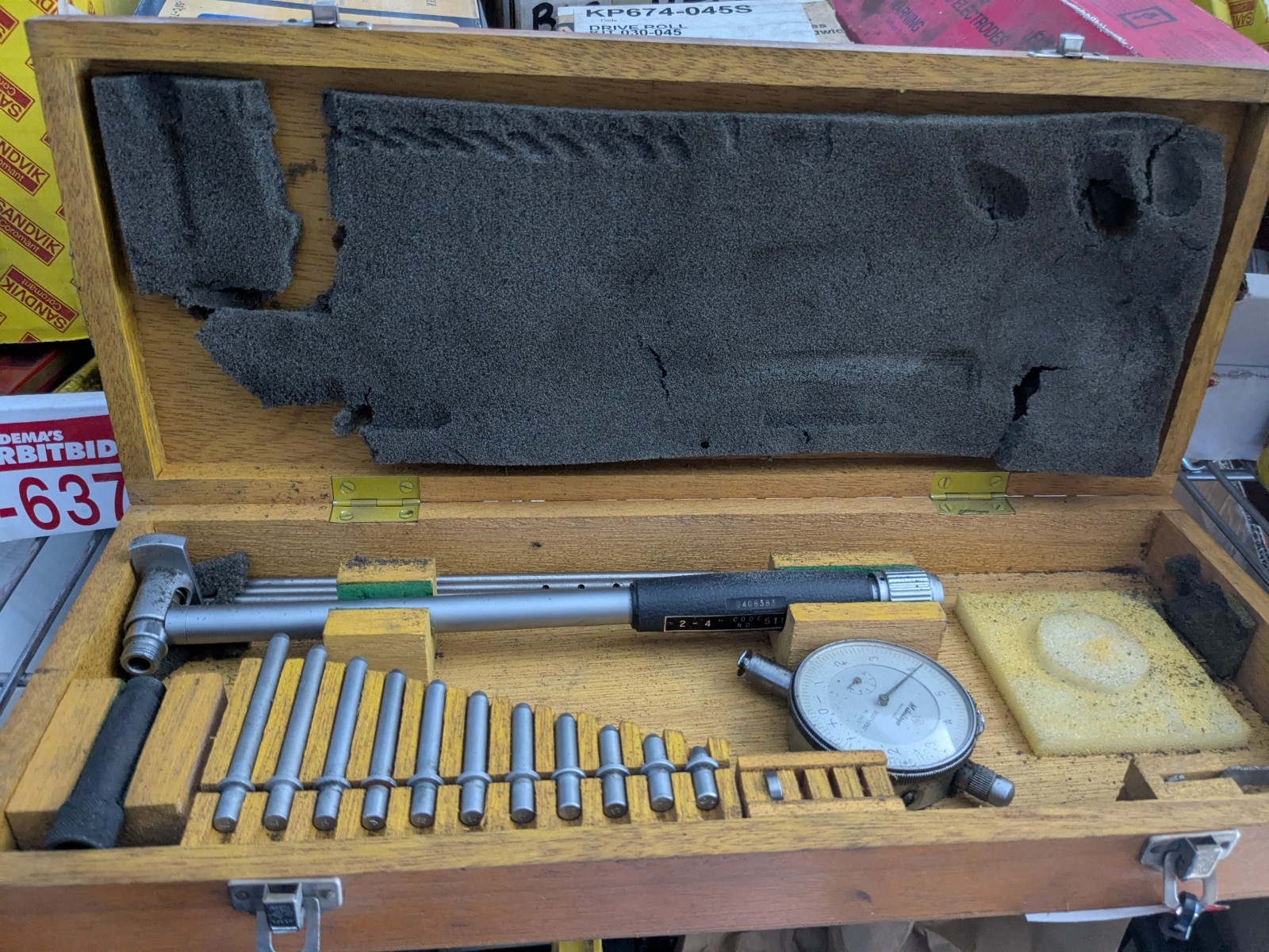 Mitutoyo 511-106 Dial Bore Gage Set 2-4″ .0001″ Complete w/ Original Wood Case