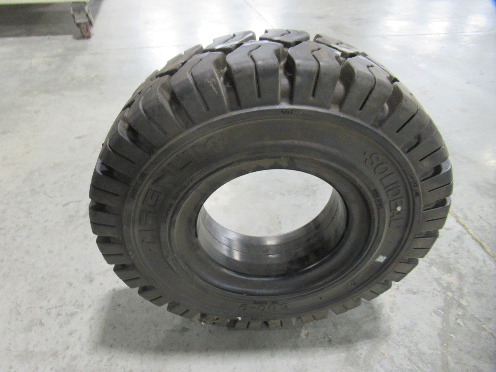 6.00-9 Solideal RES 550 Magnum Quick Solid ForkLift Tire 3197 Max Load