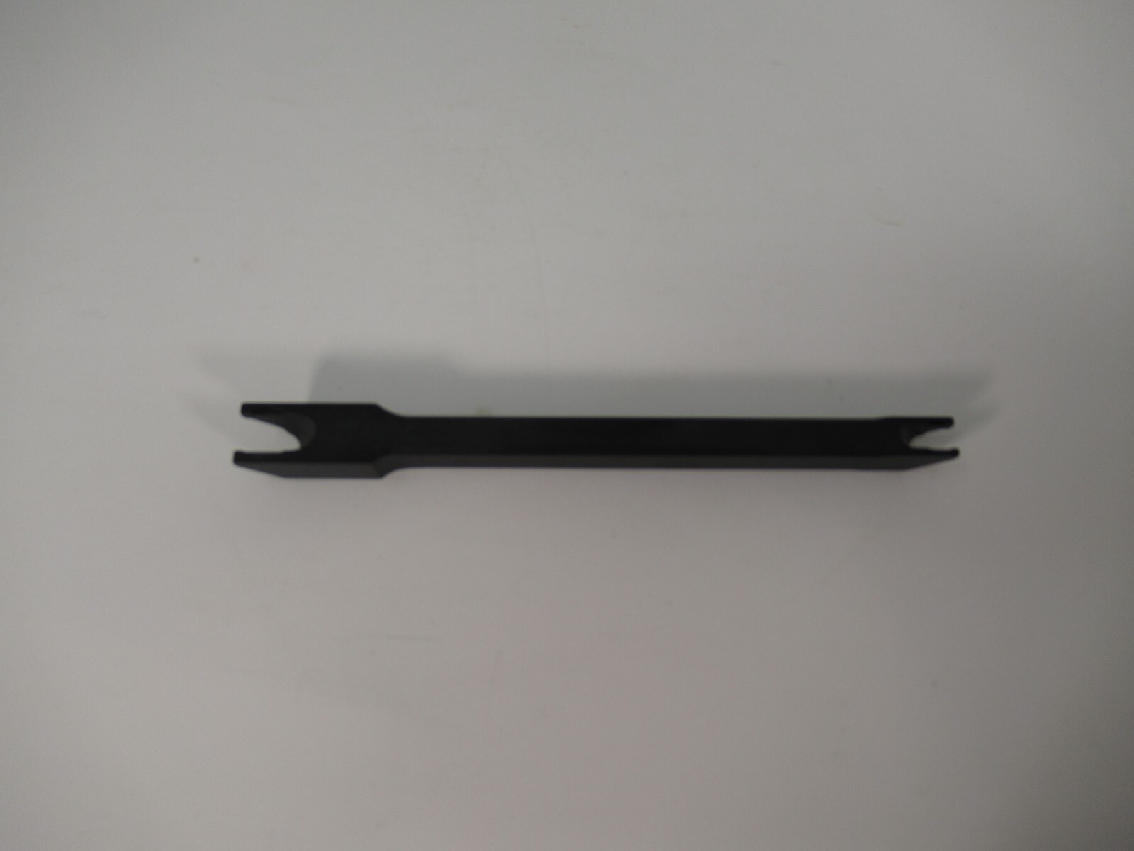 Clamp Sleeve Installation Tool, Plastic, 1/8″ or 1/4″ tubing, Part # DCI 8060