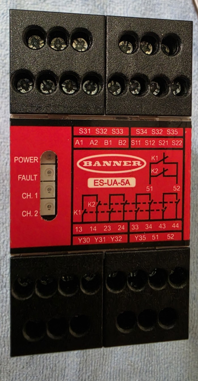 Banner Engineering ES-UA-5A Safety Relay, E-Stop Module, Output 6A, 66091, ES-UA