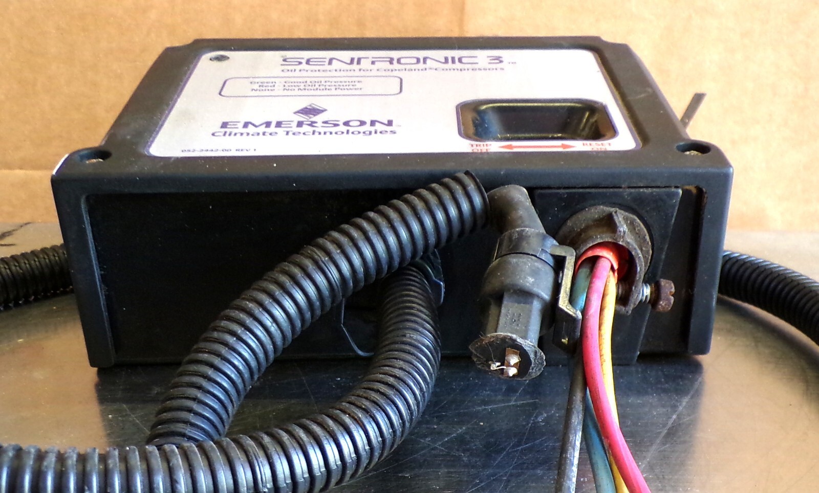 Copeland Sentronic 3 Oil Pressure Control 052-2442-00 Rev 1 Used Cut Out / i8