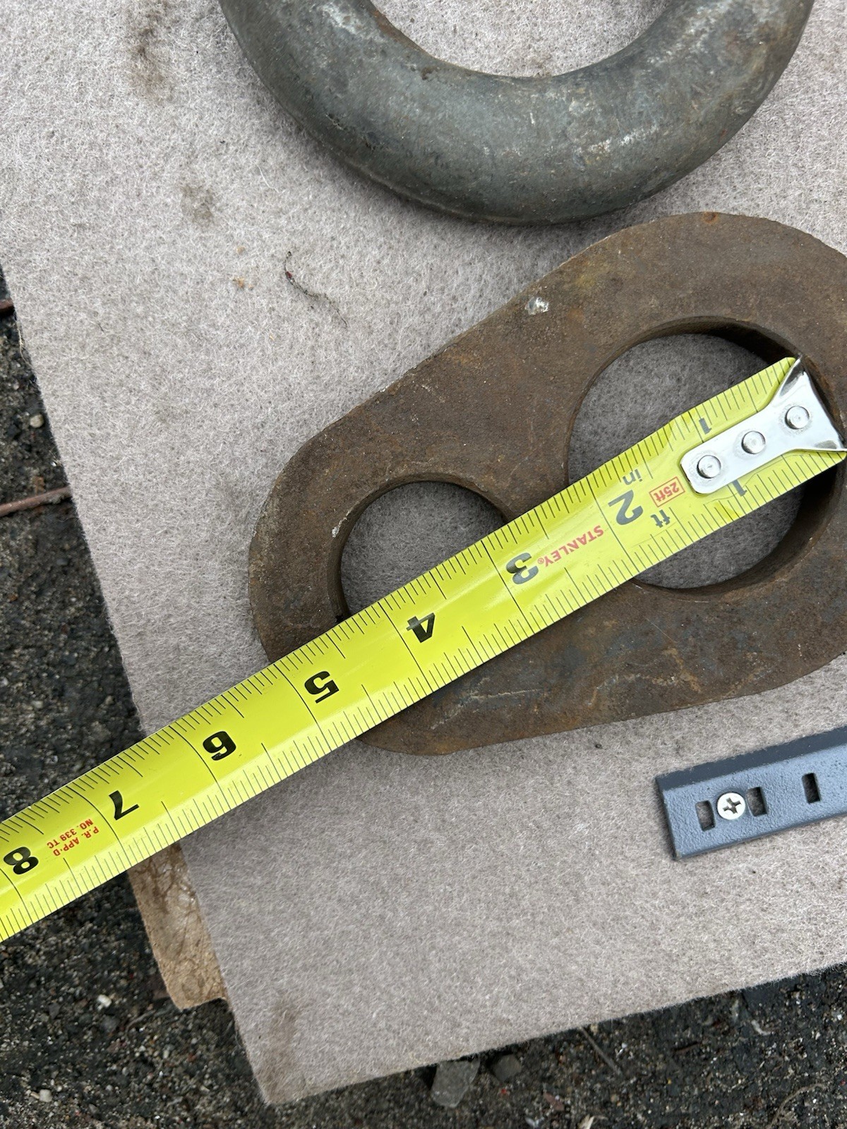 Assorted Large And Heavy Duty Shackles Two Crosby’s And Two Pairings