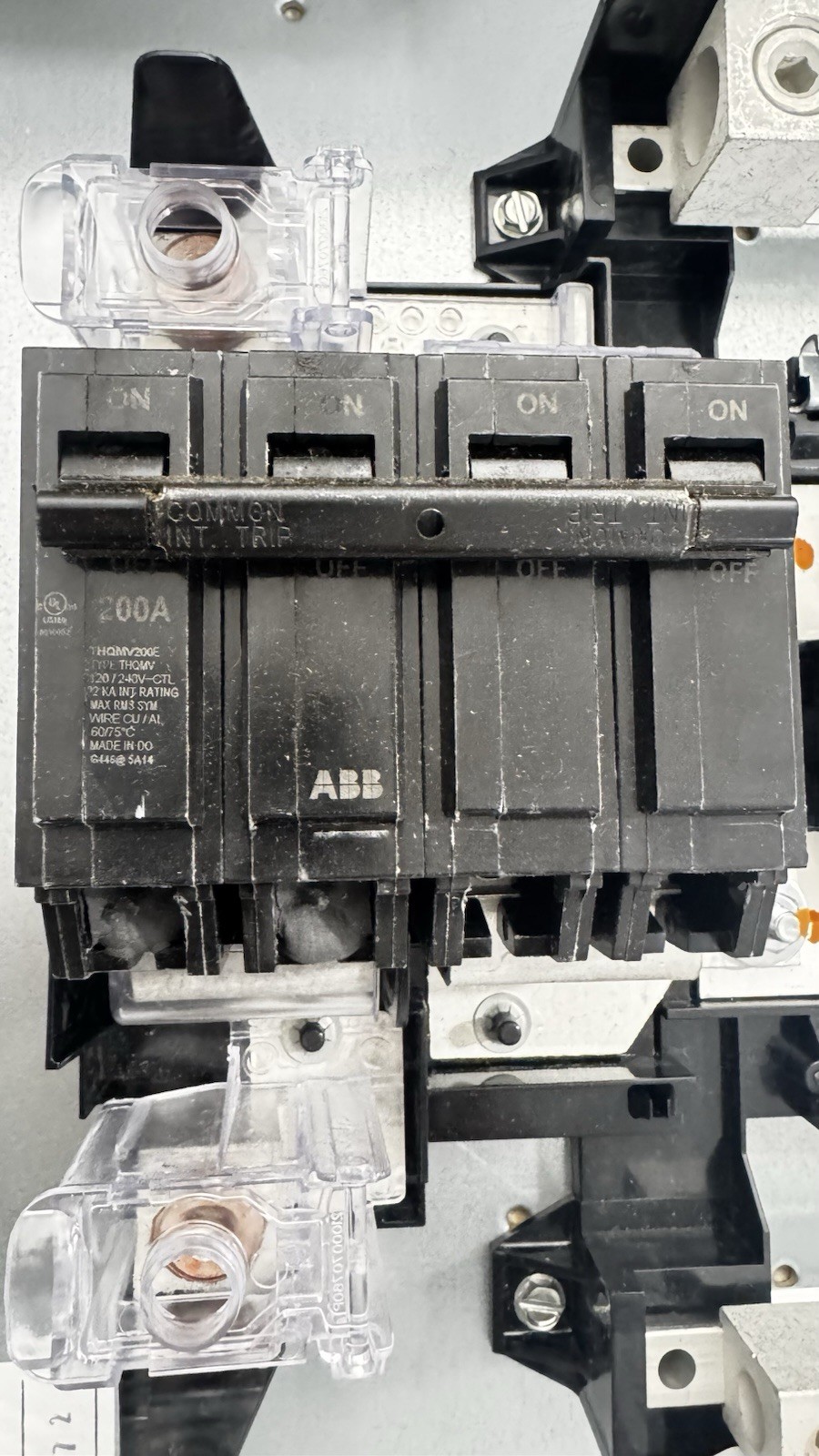 GE 200 A 20/40 Indoor Main Breaker Load Center Value Pack TM2020CCUBK1