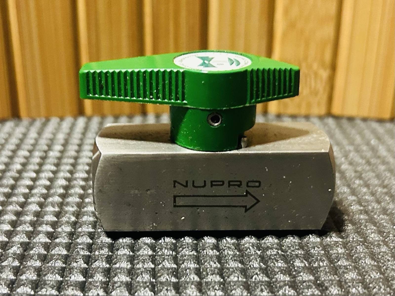 1/4″ SWAGELOK NUPRO 316SS 2 WAY PLUG BALL VALVE SS-4P4T4-Fast Free Shipping