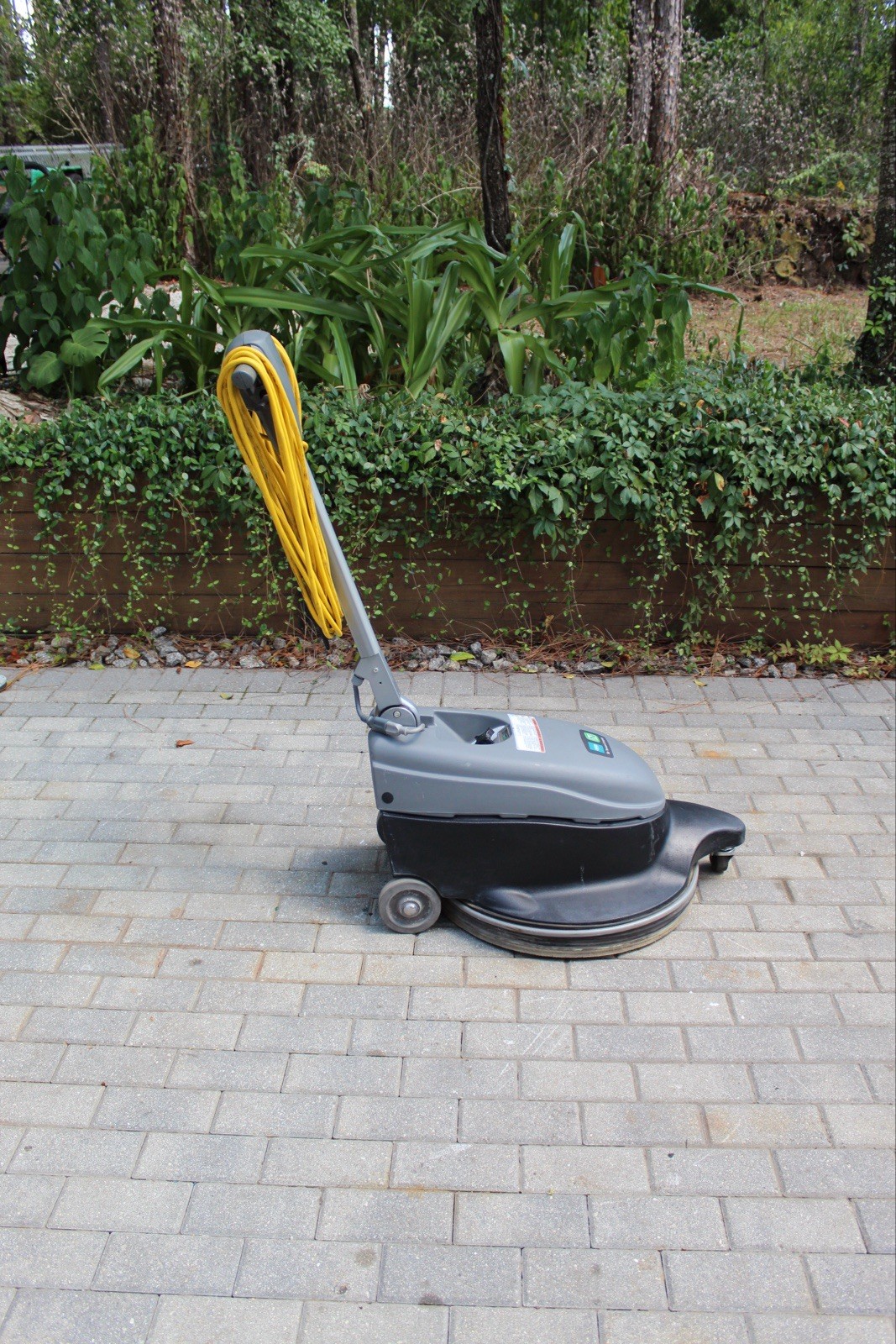 2022 Tennant BR-2000-DC Walk-Behind Electric Floor Buffer 20” (FREE SHIPPING)