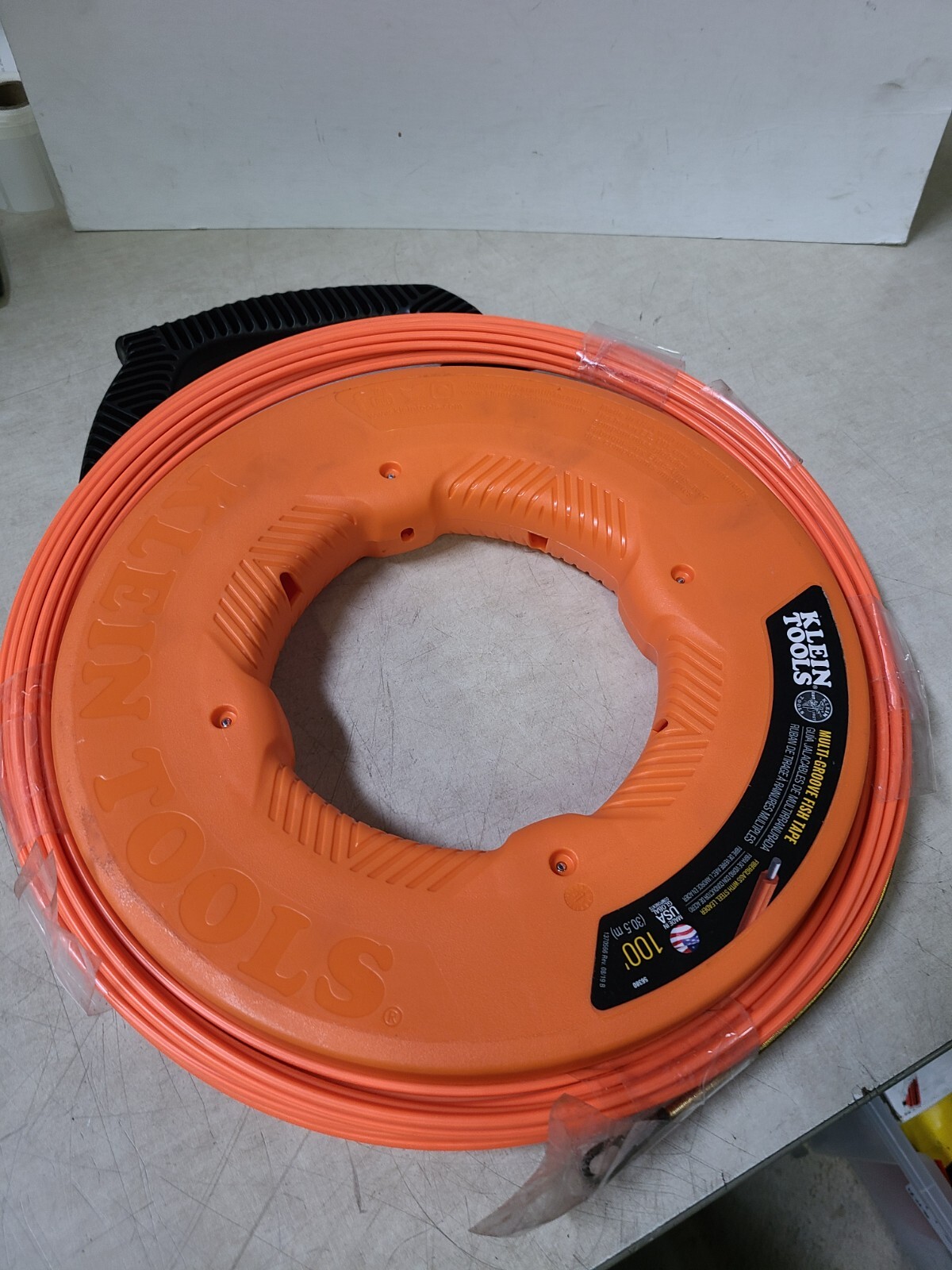 56380 Klein tools Fiberglass Fish Tape with Spiral Steel Leader, 100-Foot