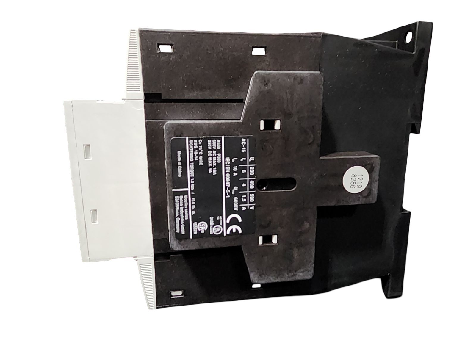 Eaton 40A IEC Contactor XTCE040DS1A Side-Mounted 110/120V 3P Screw Terminal FVNR