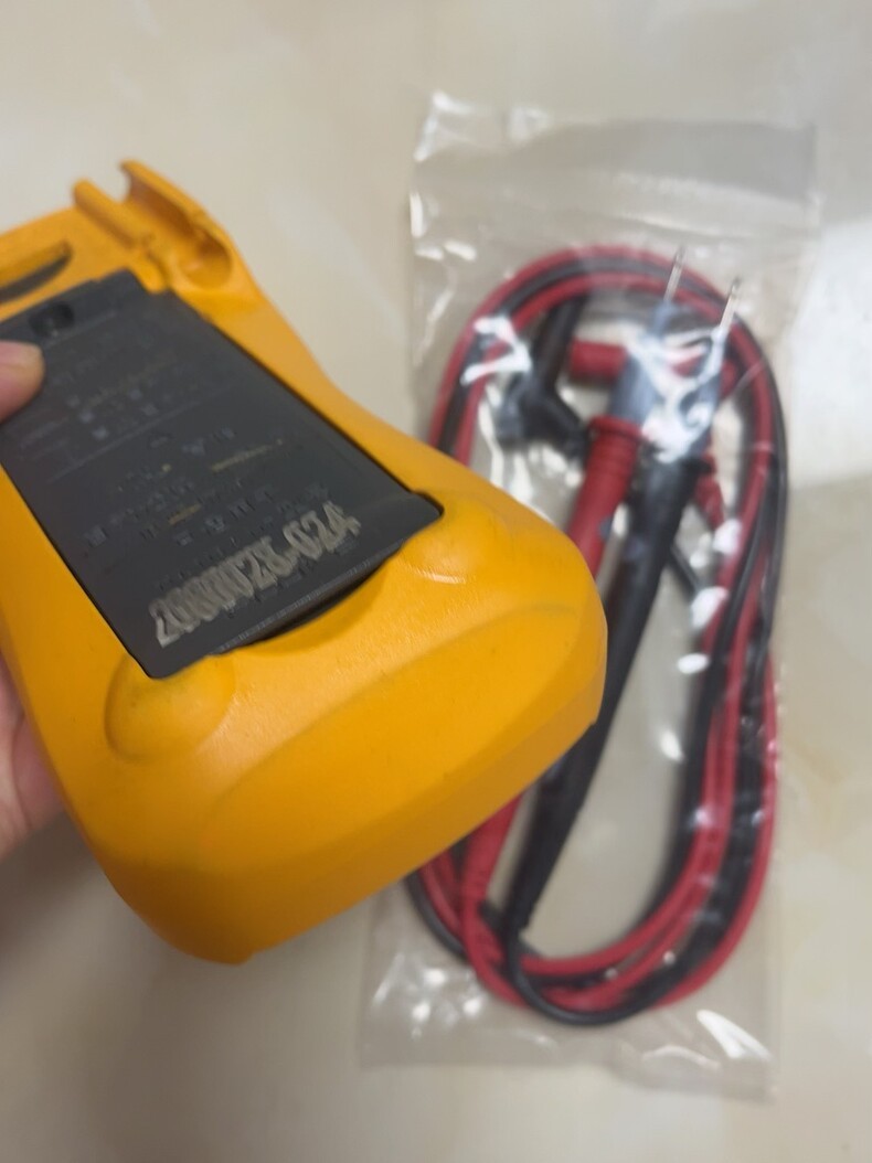 1PC Used Fluke 115C True RMS Digital Multimeter for field electrical test #W