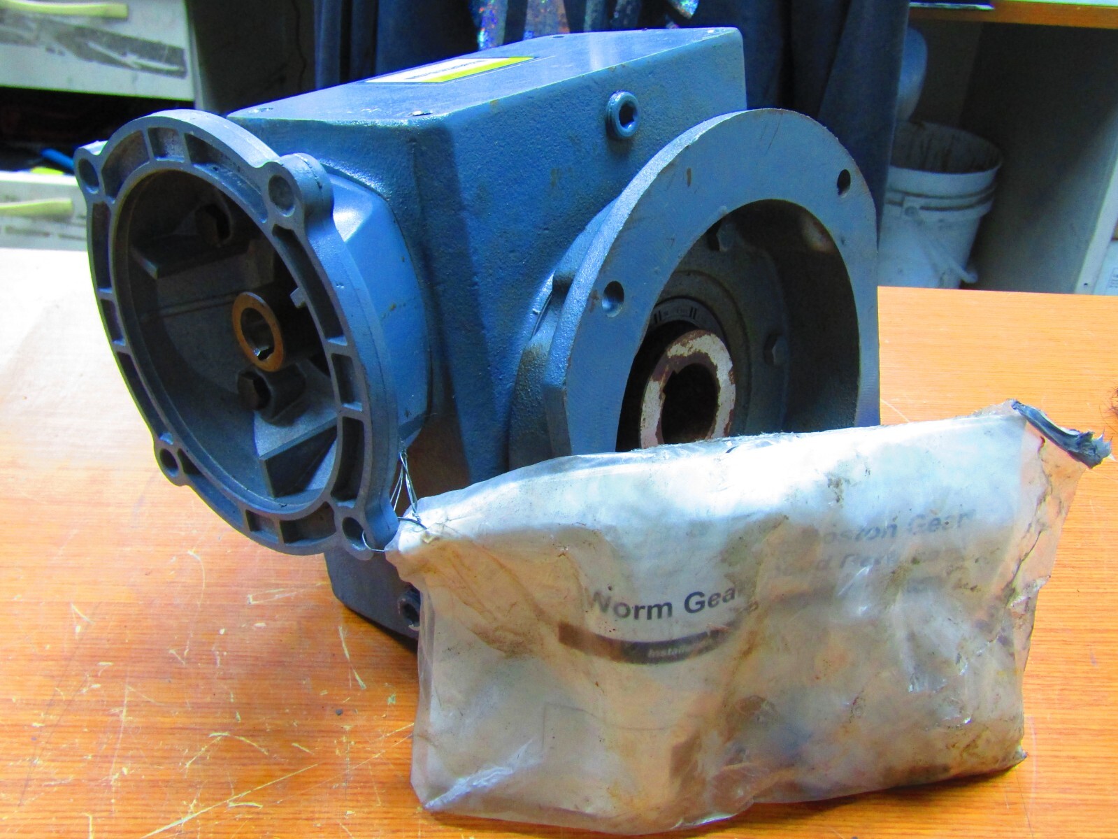 🤓 NEW BOSTON GEAR 700 SERIES GEAR REDUCER 60:1 0.69 INPUT HP SF726V-60N-B5-J