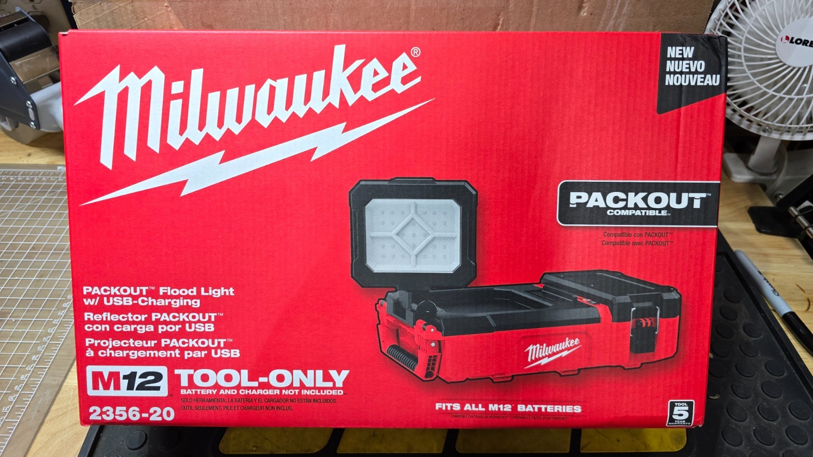 Milwaukee 2356-20 Tool M12 12-Volt Lithium-Ion Cordless PACKOUT Flood Light