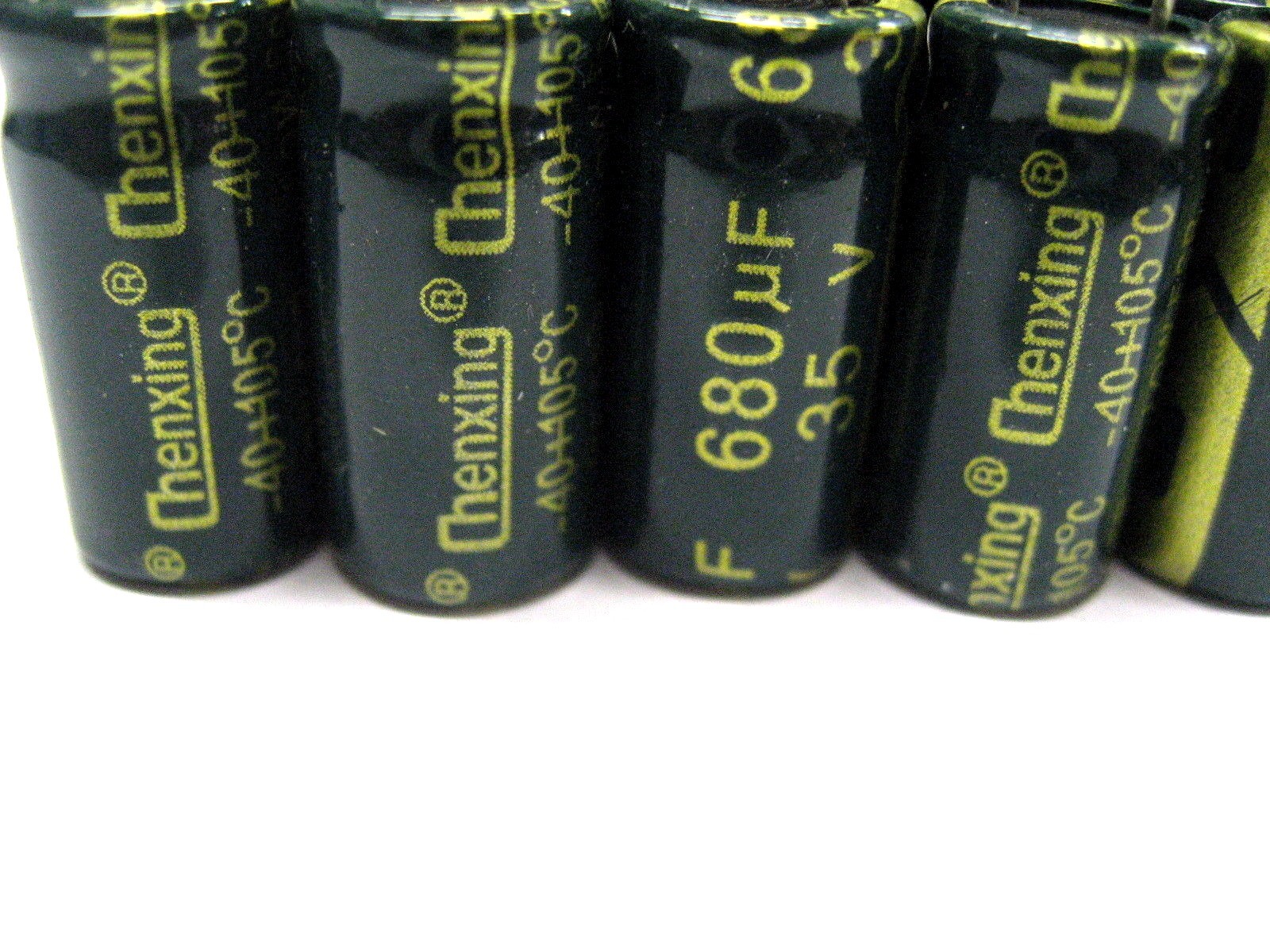 680uF 35V (10Pcs) Electrolytic Capacitors 35V 680uF Volume 10x20mm