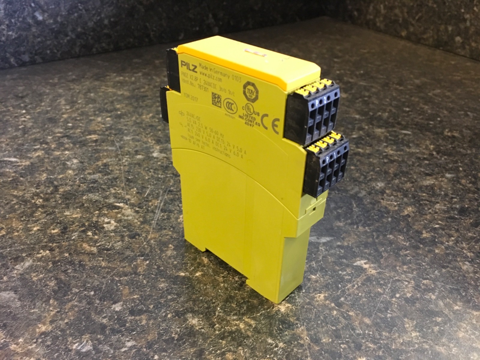 Pilz PNOZ X2.8P C 24VACDC 3n/o 1n/c Safety Relay 787301 (KB)