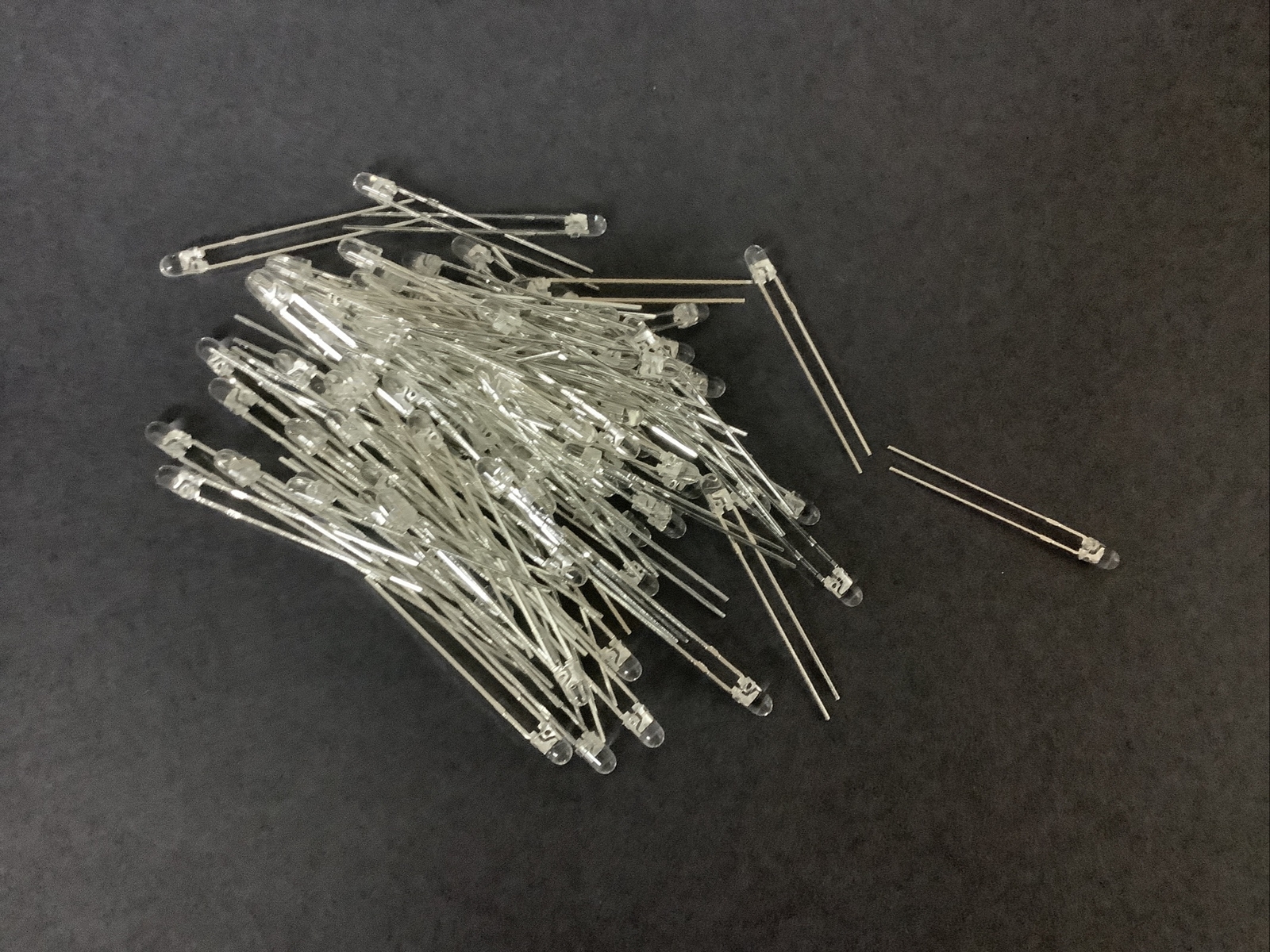 100pcs OEM Kingsbright T1 3mm LED diodes ~ chartreuse ~ 400mcd 570nm