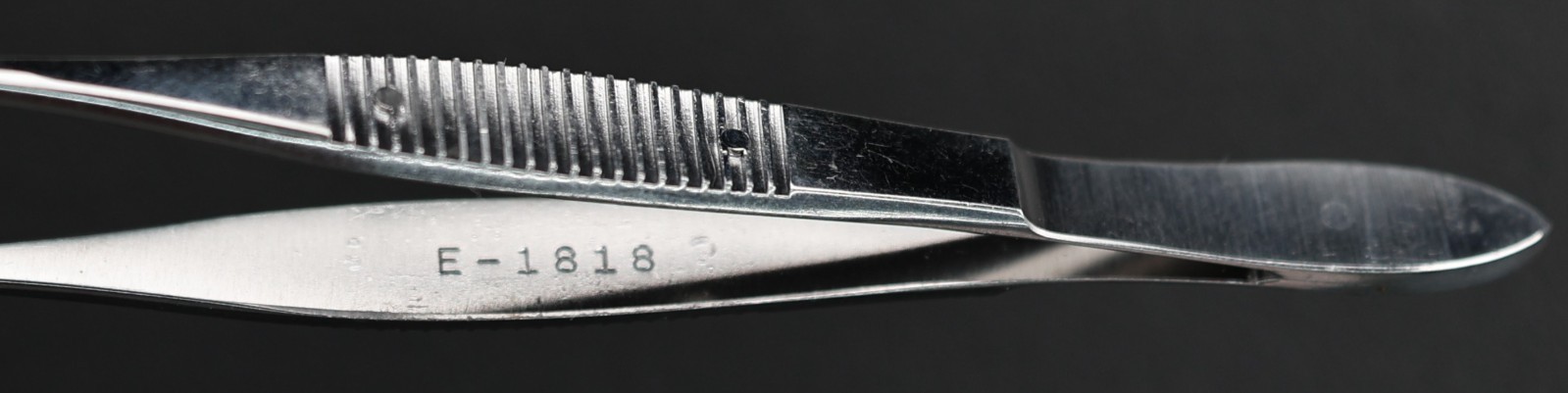 Storz E1818 Kelman-McPherson Corneal Suturing Forceps, Angled, 1×2 Teeth, 107mm