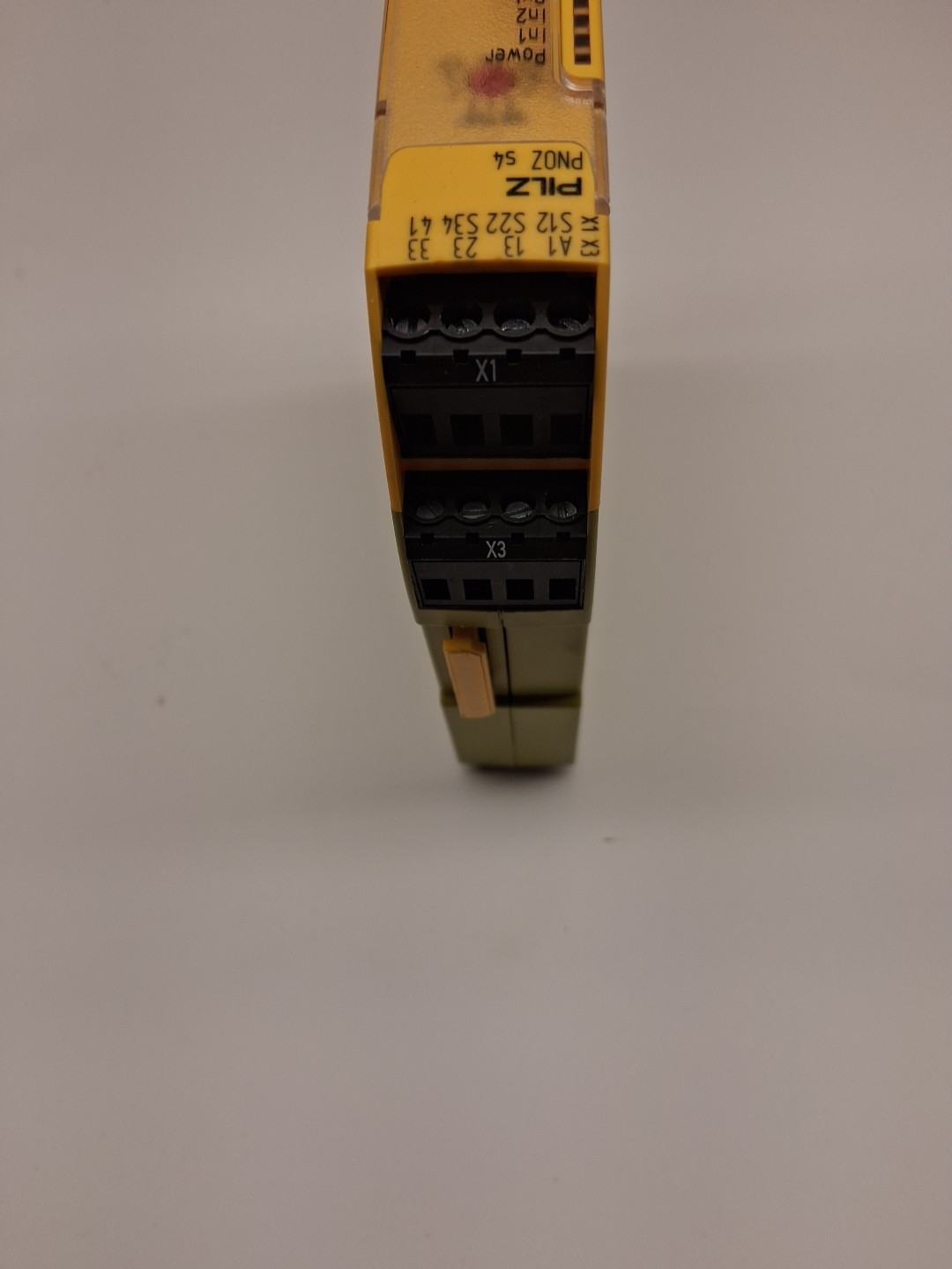 Pilz PNOZ s4 24VDC 3n/o 1n/c 750104 Sicherheitsrelais / Safety relay -used-