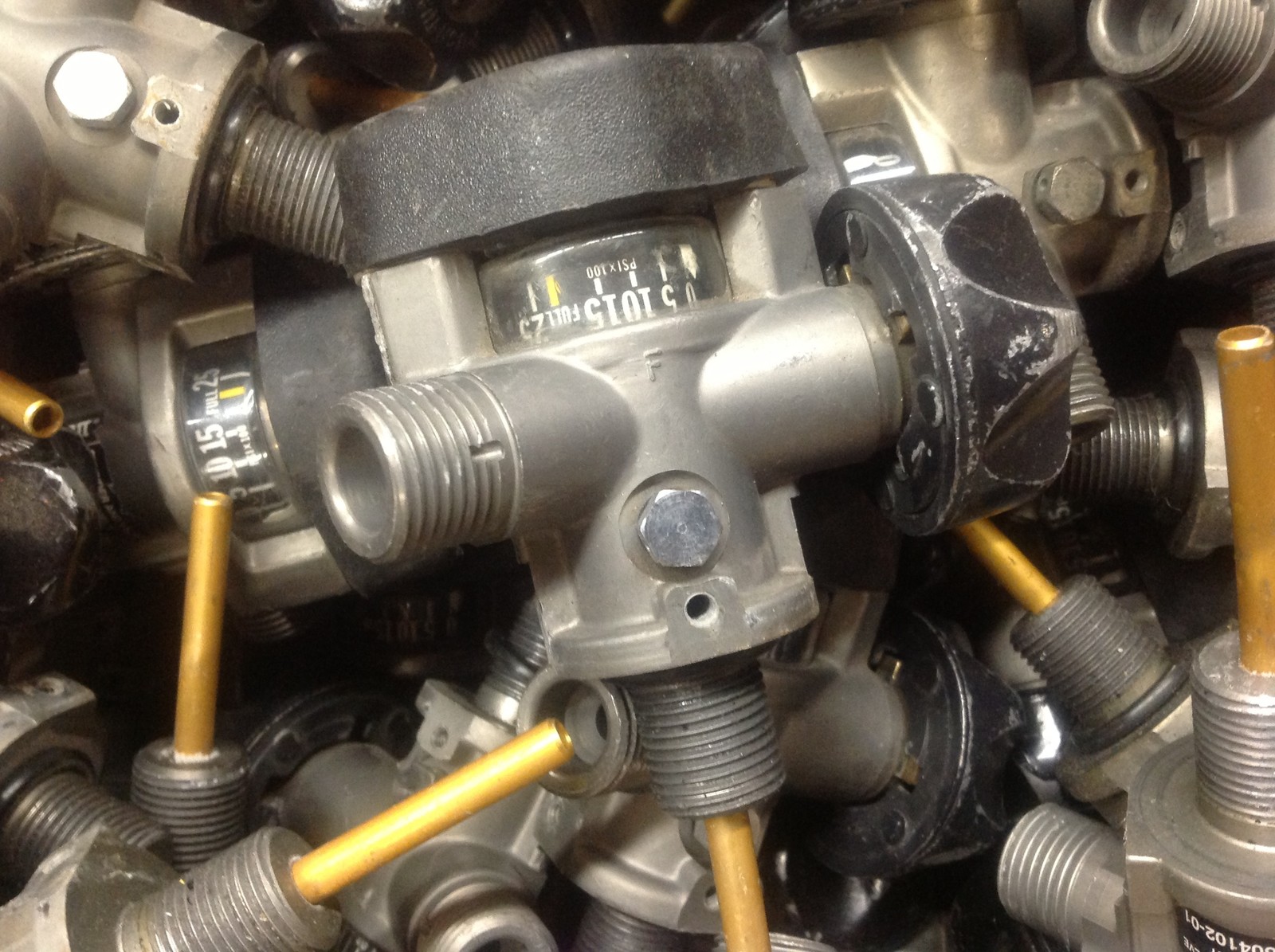 Scott Safety 2216psi SCBA Cylinder Valve Assembly 804102-01 SCBA Bottle Valve