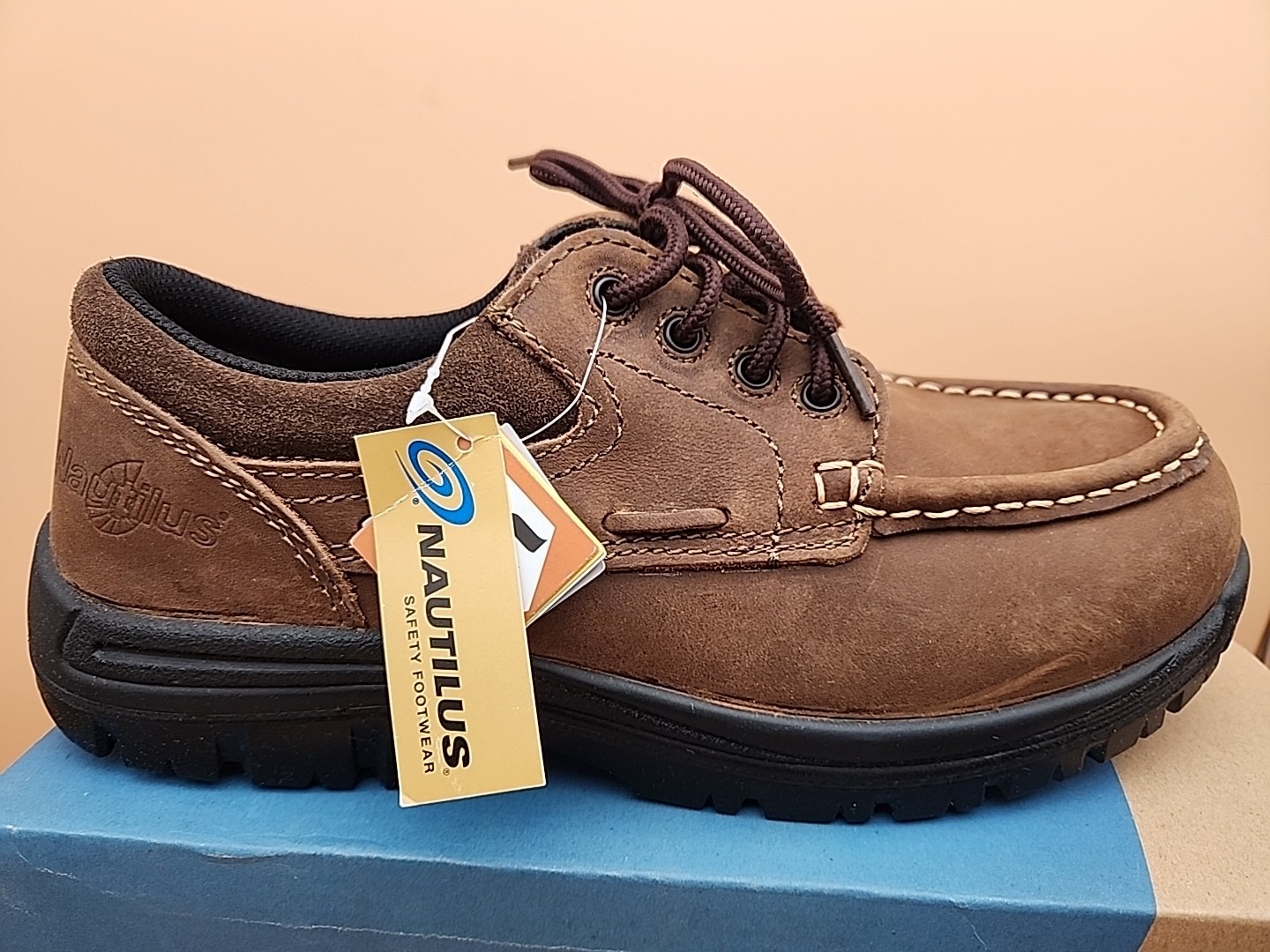 Nautilus Safety Footwear Men’s 1826 Safey Toe Shoe Men’s Size 9.5 Wide
