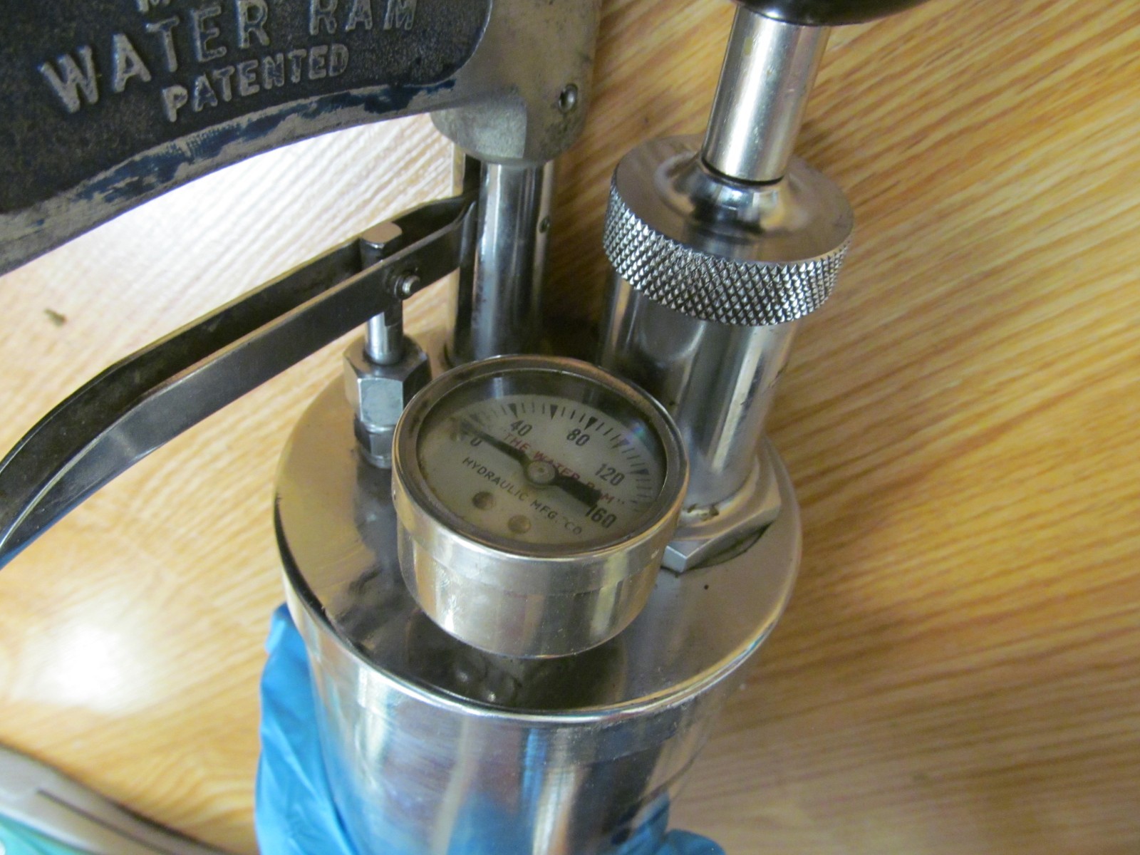 UNTESTED Kinetic Water Ram Model C w/ Carrying Case Hydraulic MFG. AS IS