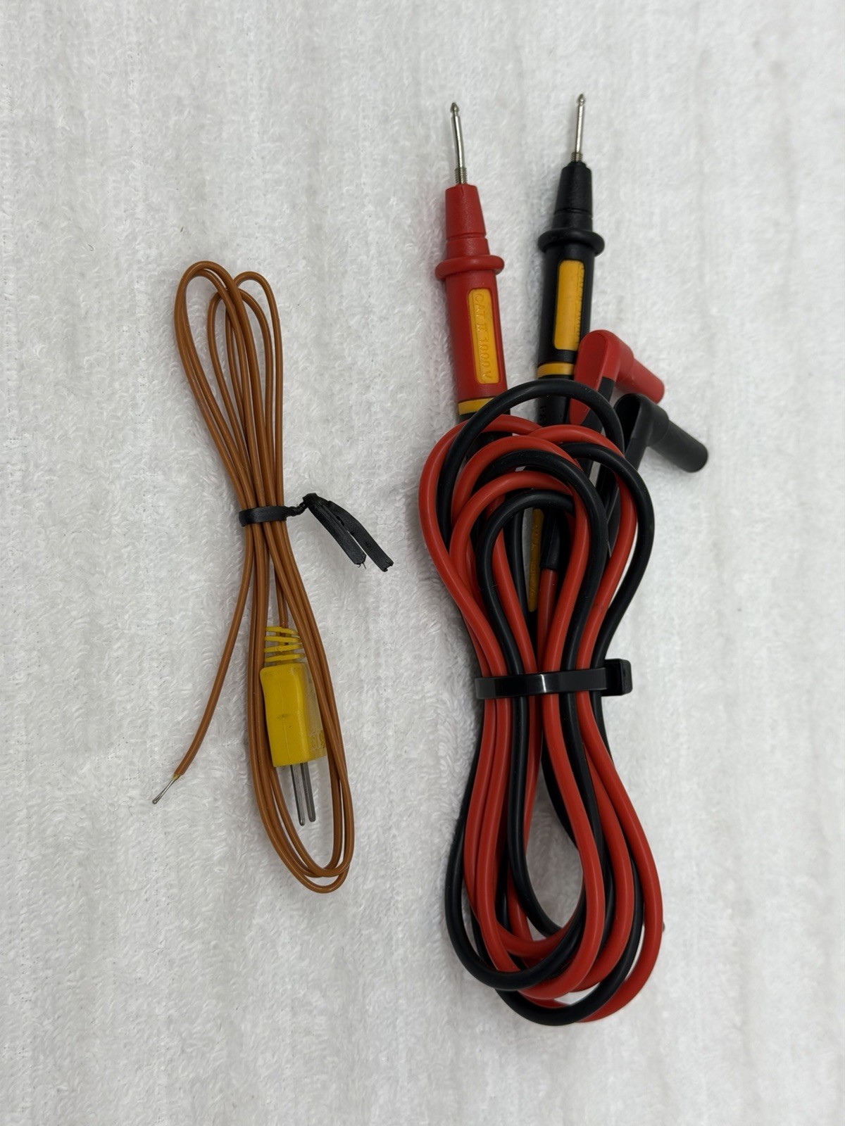 FLUKE 116/323 Kit HVAC Multimeter and Clamp Meter Combo Kit C2