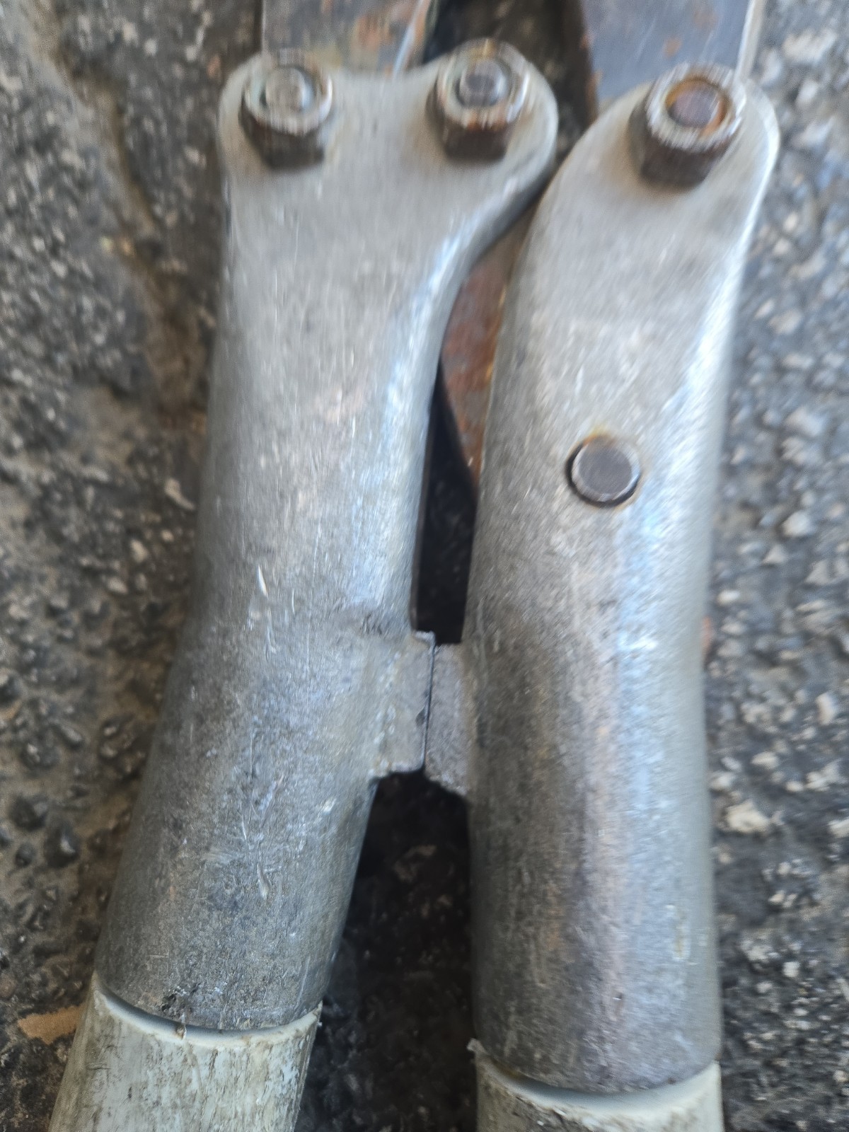 PRE-OWNED SLINGCO MODEL #D3 MANUAL CRIMPER FIBERGLASS HANDLE. GOOD WORKING COND.