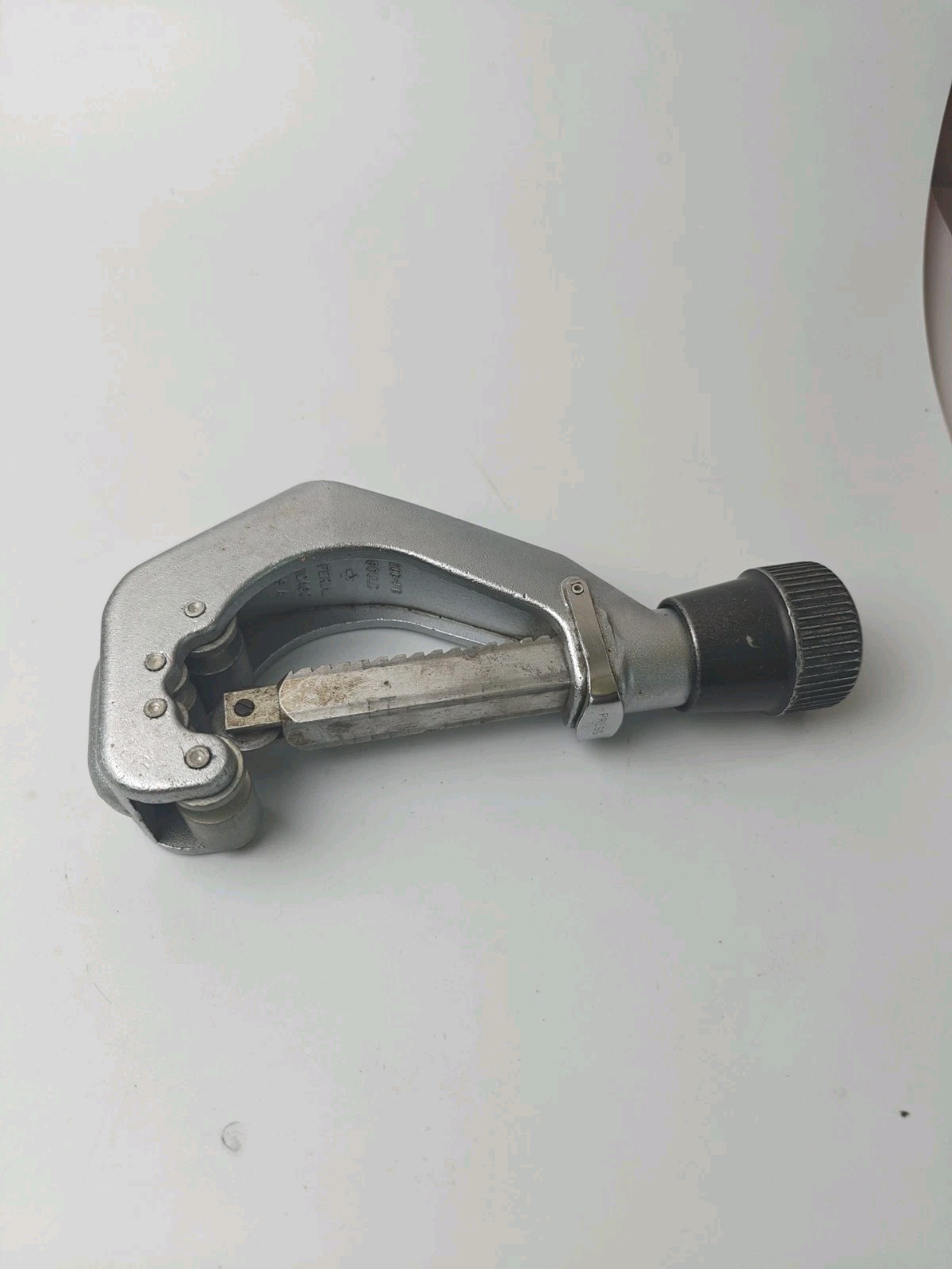 Gould Imperial Adjust-O-Matic Tube Pipe Cutter #206-FB 3/8″- 2-5/8″ Extra Wheel