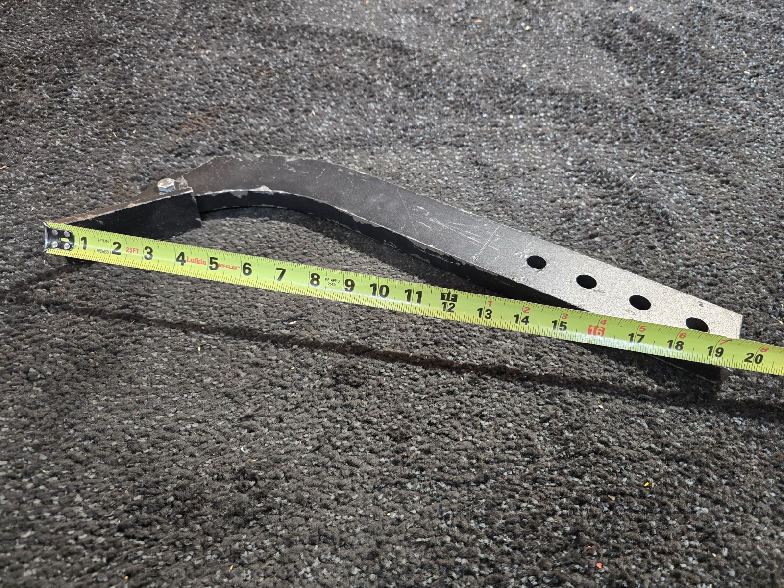 Box Blade 19.5-inch Ripper Shank 4 Hole Box Scraper Shank, Black