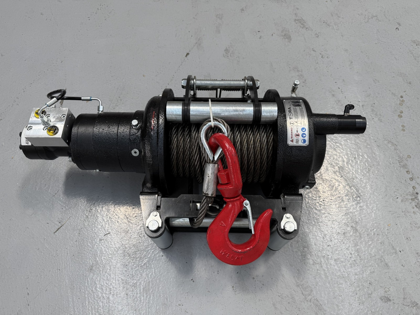 26.500 LBS Hydraulic Winch Including 82 ft Stell Rope and Hook