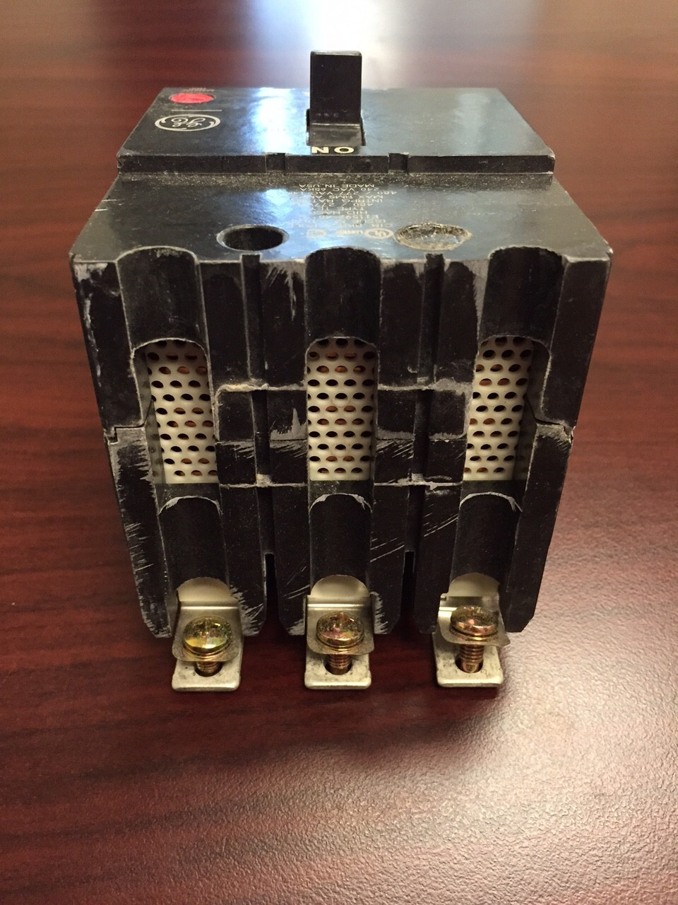 TEY330 GE ABB 3Pole 30Amp 480Volt Bolt-On BRAND NEW TEY Circuit Breaker