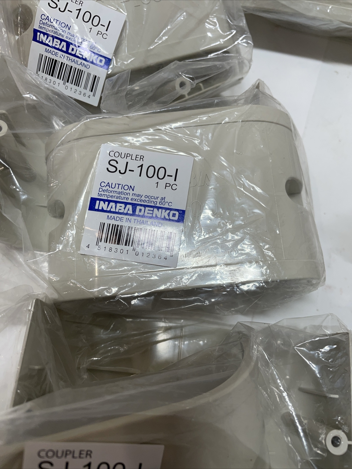 SJ-100-I Slimduct Ivory Coupler 4″ x 2-3/4″ O.D. SJ100I