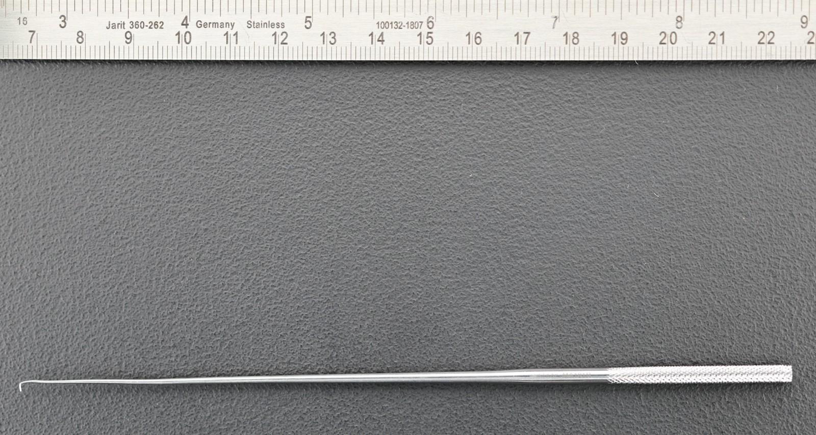 AESCULAP MA181R Day Ear Hook, Blunt, Straight, 6.25″