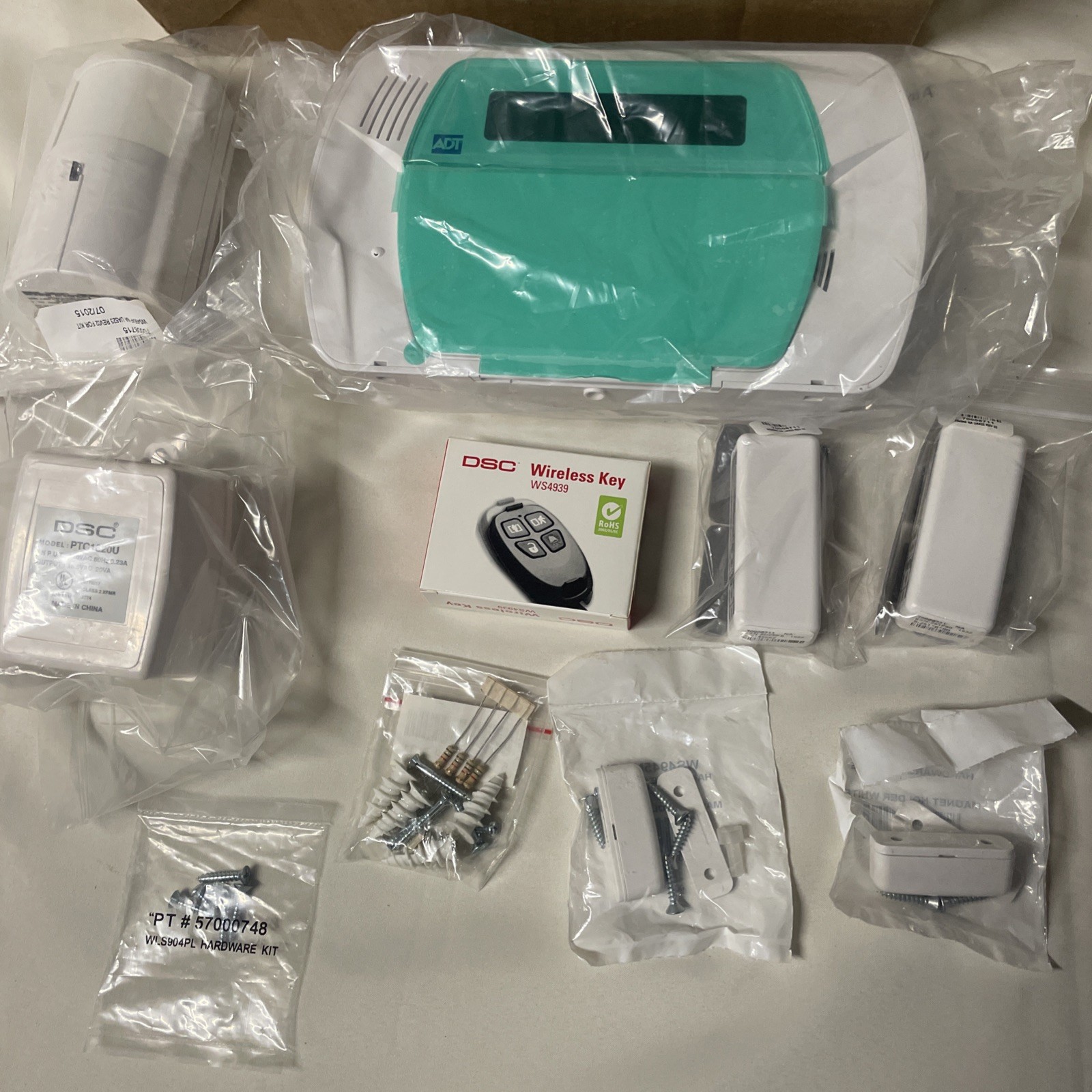 DSC KIT457-98HADT Impassa 2-Way Self Contained Wireless Security System