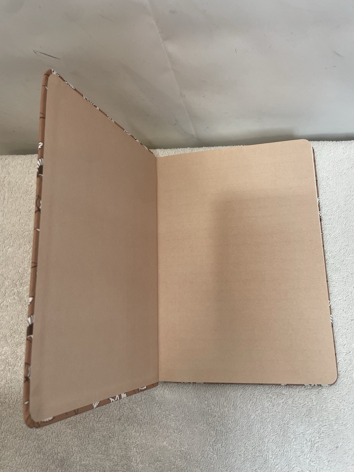 Two Sea Brown & White Floral 100 Lined Pages 0.50 × 6.00 x 8.66 Notebook Journal