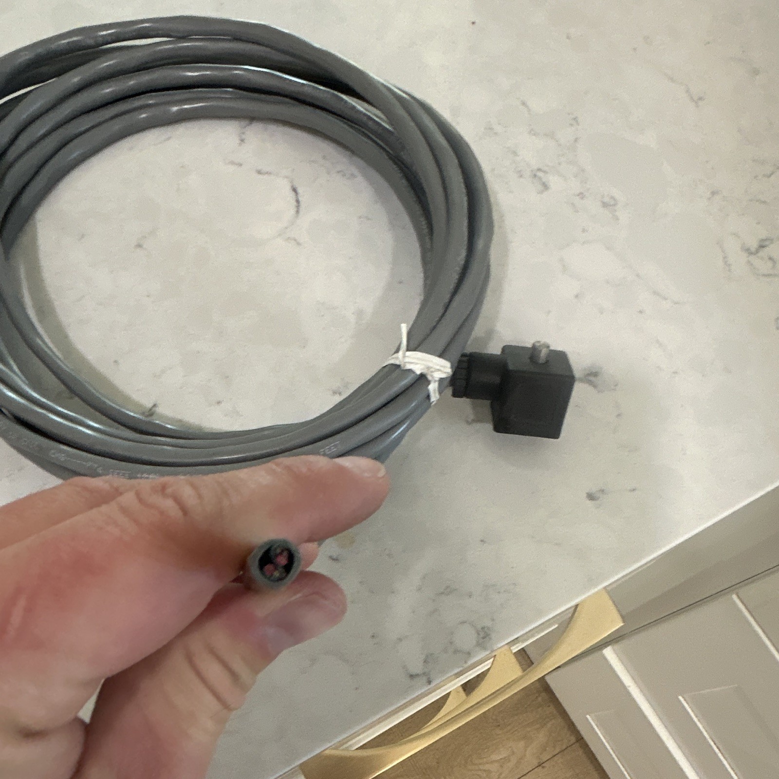 Belden 9318 18 AWG 3-Conductor Stranded Copper Cable 50 ft Gray
