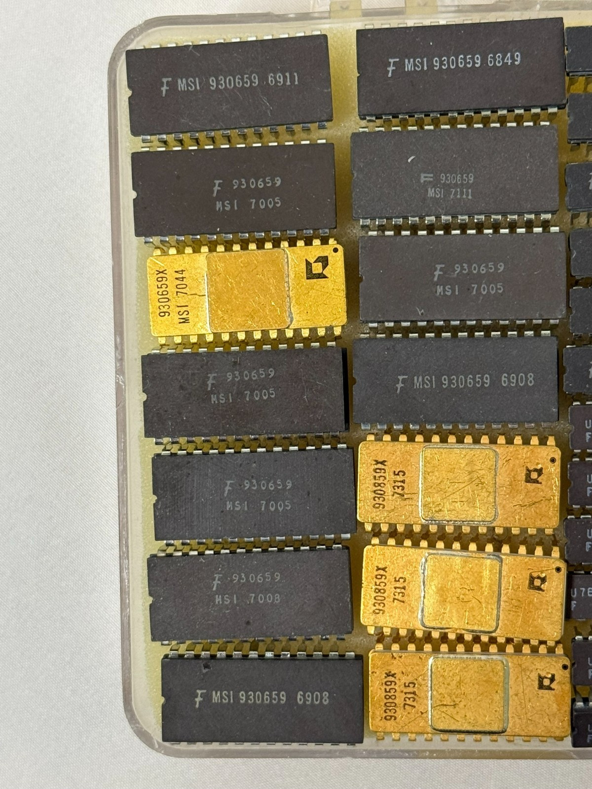 Vintage Fairchild MSI TTL IC Chip Lot Gold Ceramic & DIP Logic ICs w/ Storage