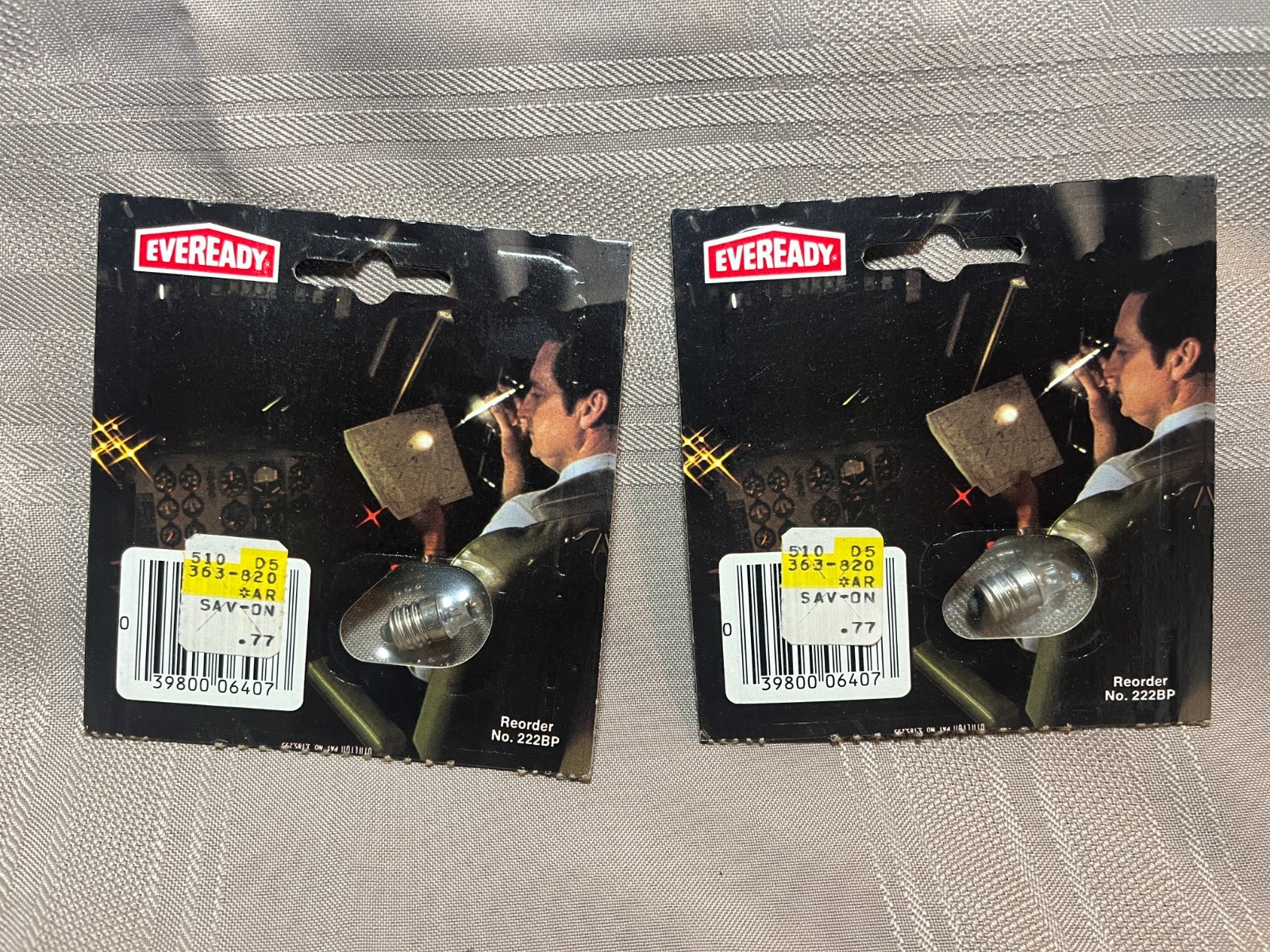 2 Vintage Penlight Lamp Bulbs Made in Hong Kong Eveready Union Carbide Bulb