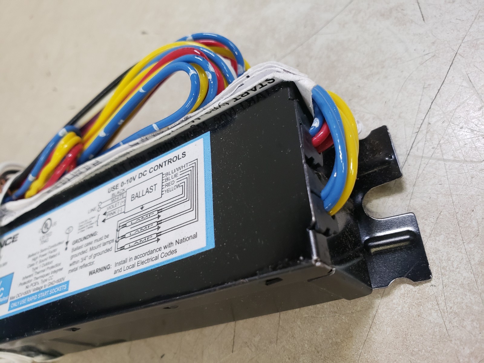 IZT-3PSP32-SC PHILIPS ADVANCE DIMMING BALLAST, MARK 7, T8, 120/277V, 94W