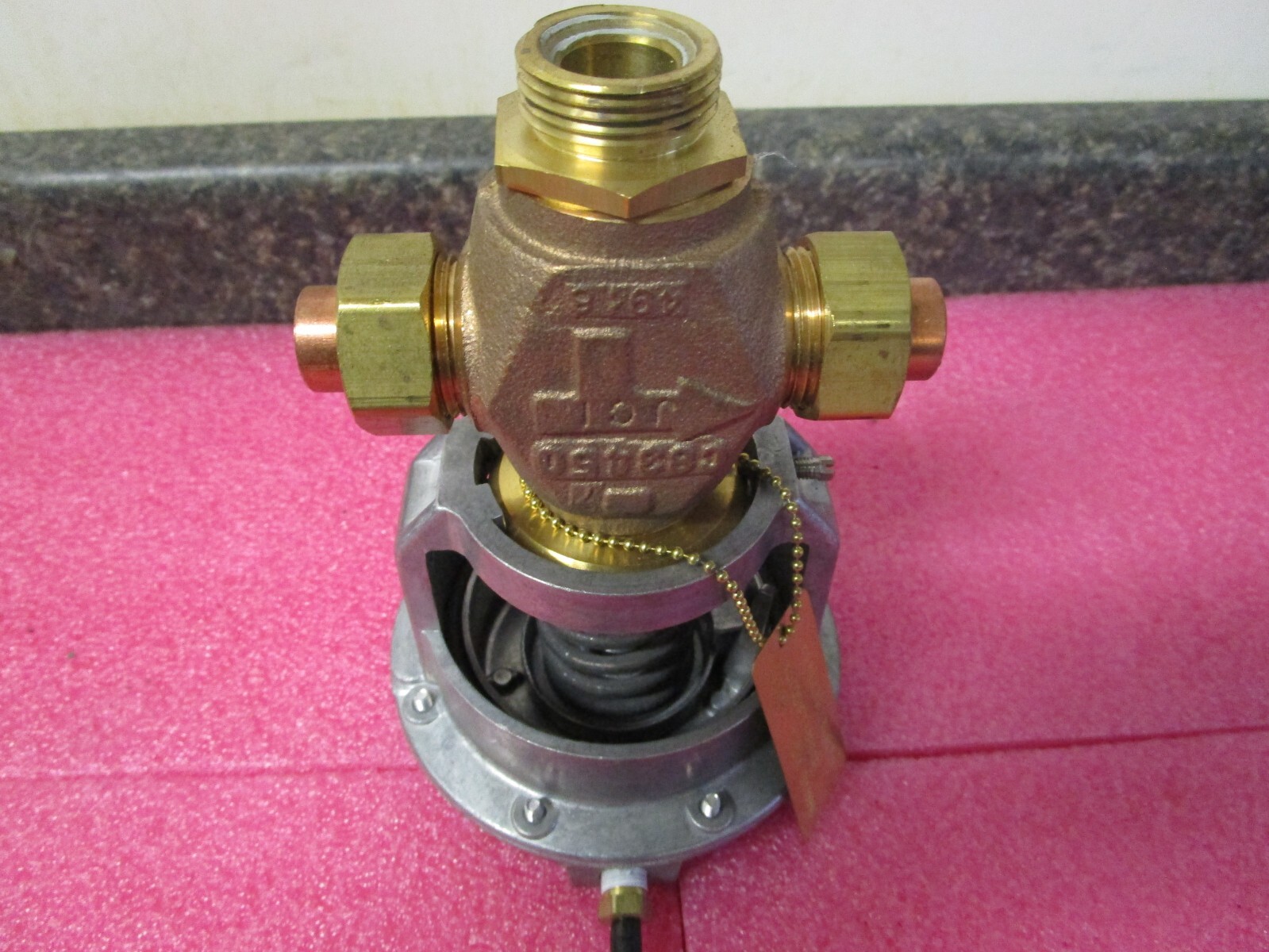 Johnson Controls VG7881ET+3008E Control Valve , 1/2″ NPT with V-3000-8 Actuator