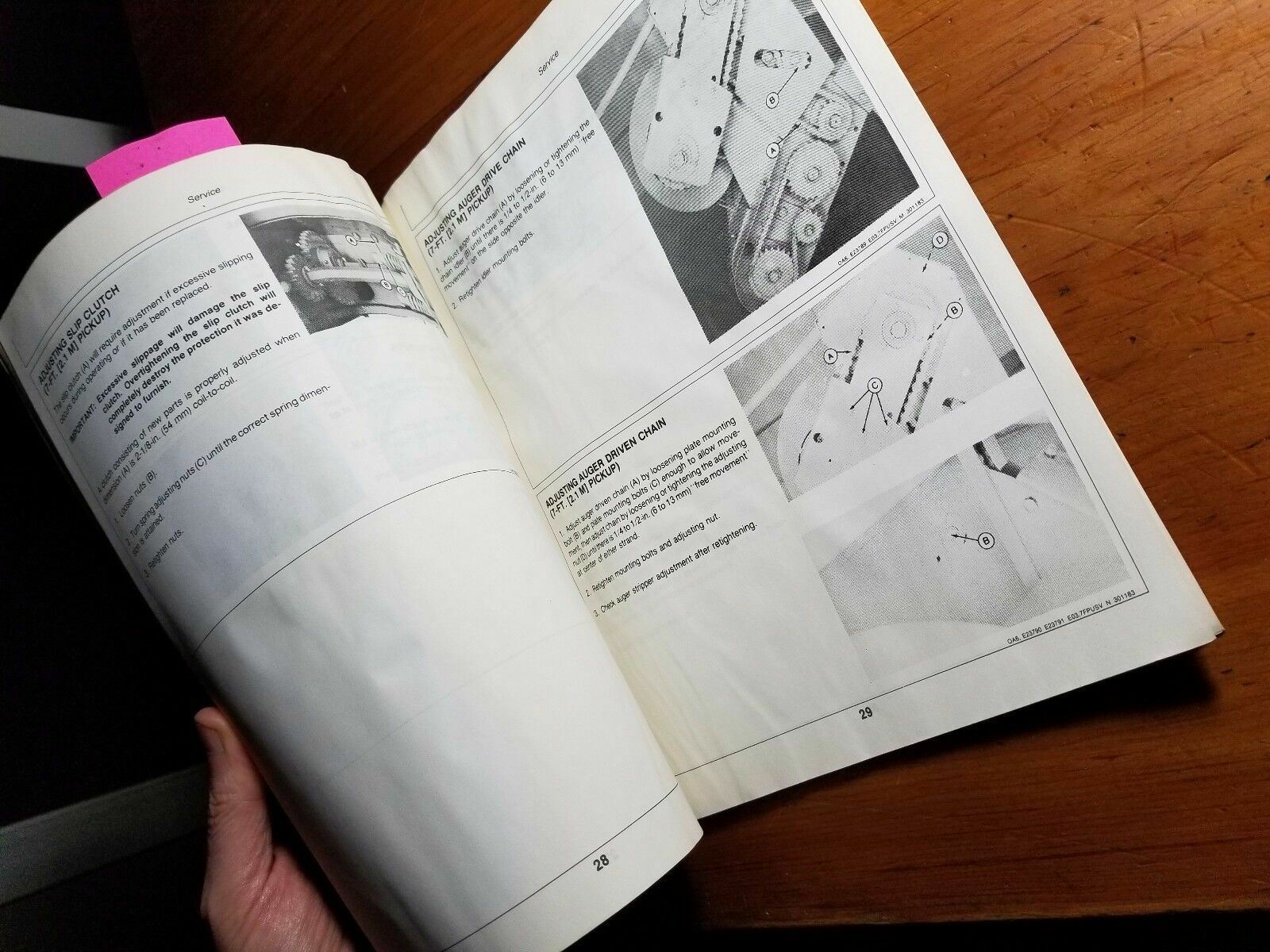 John Deere 5.5′ (1.7M) & 7′ (2.1M) Windrow Pickups Owner Operator’s Manual 1/84
